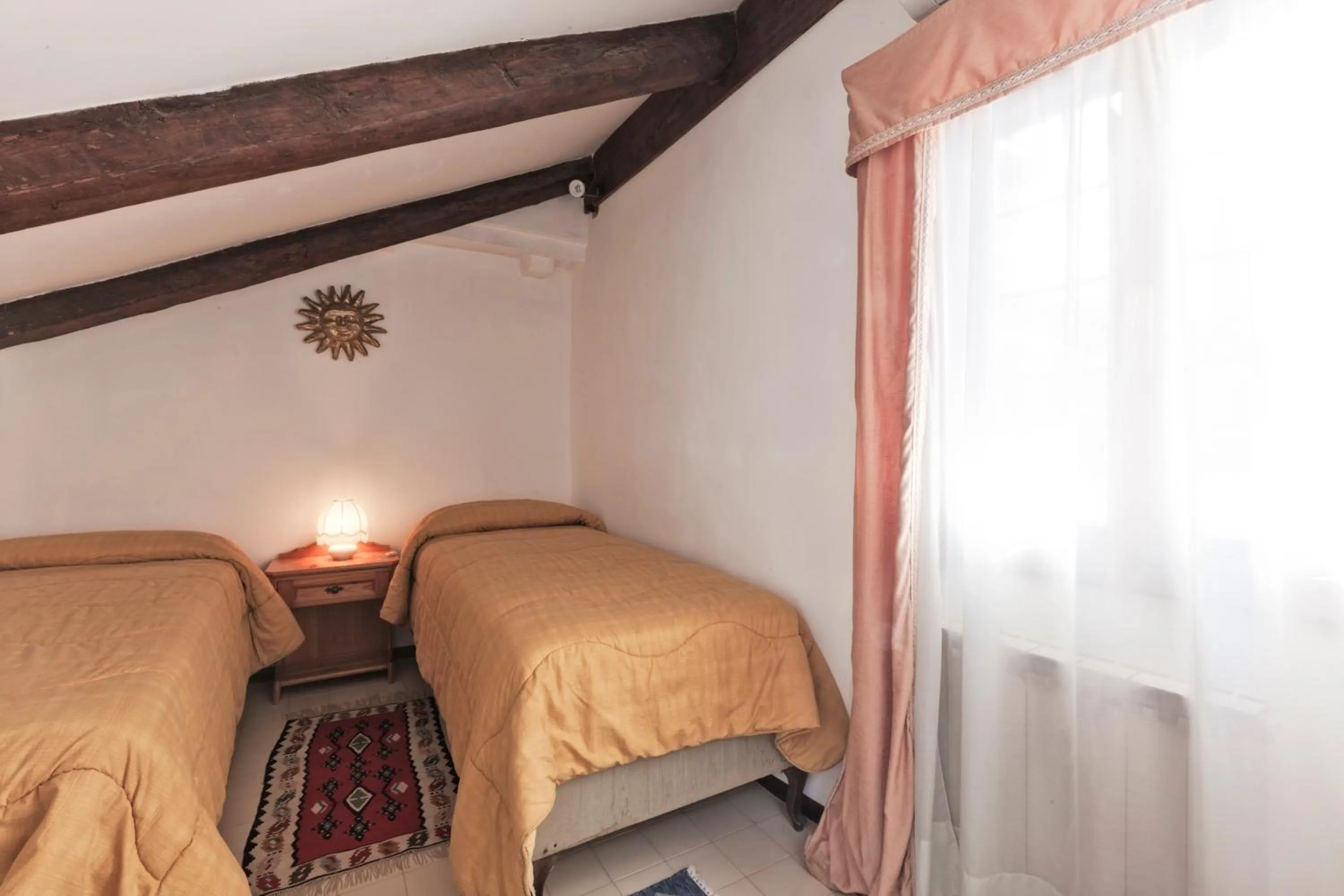 Bedroom, Bed in Palazzetto San Lio, Rialto