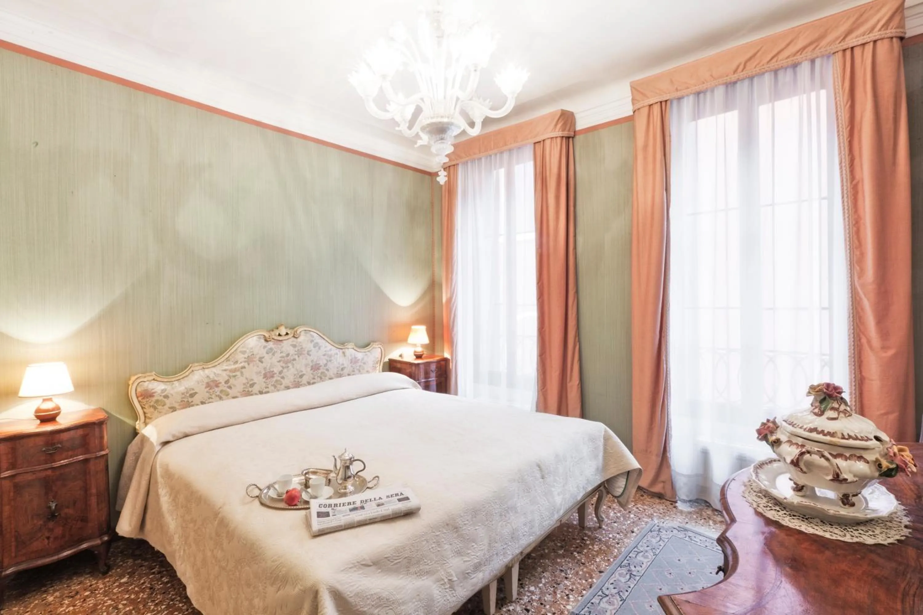 Day, Bed in Palazzetto San Lio, Rialto