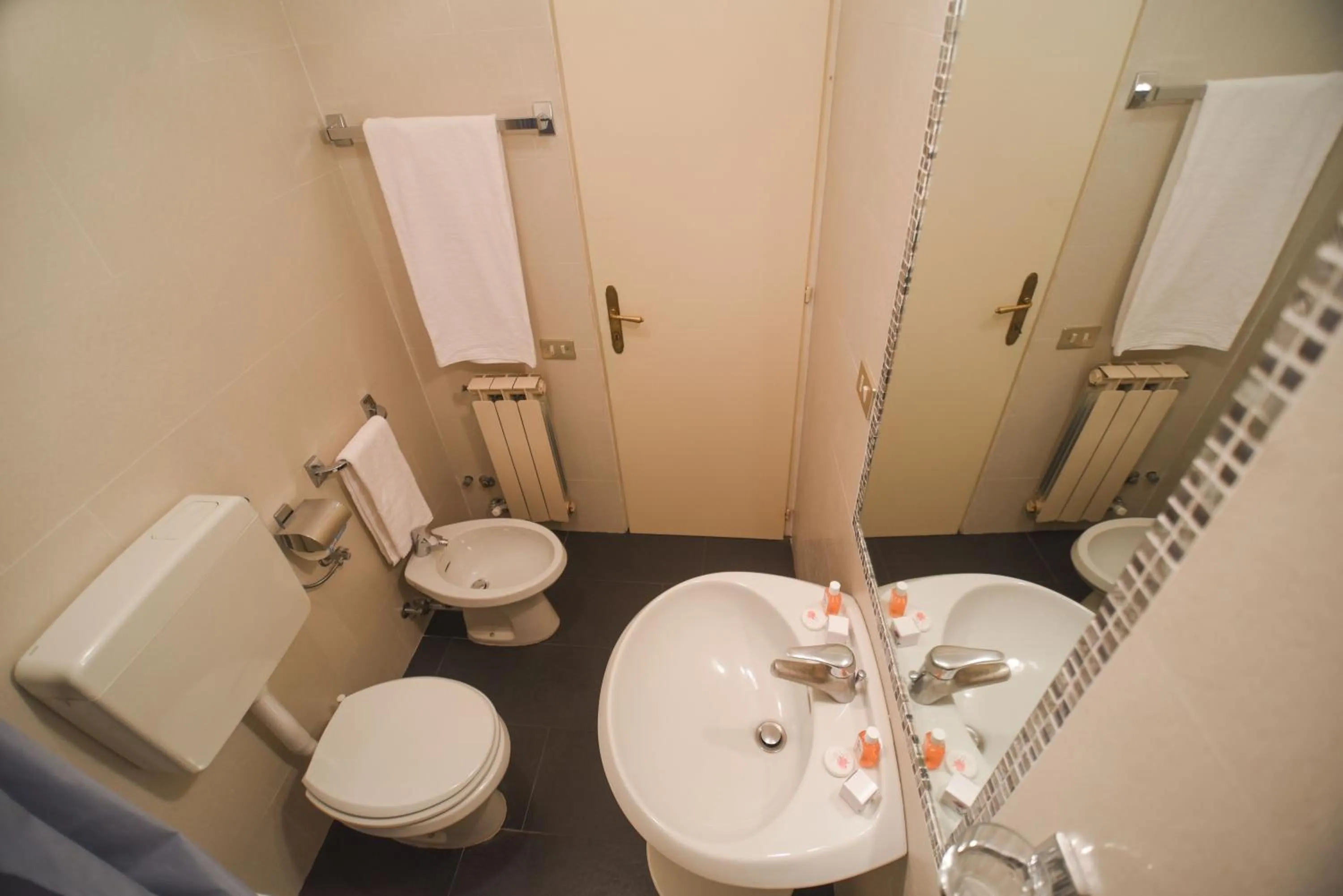 Bathroom in Palazzetto San Lio, Rialto