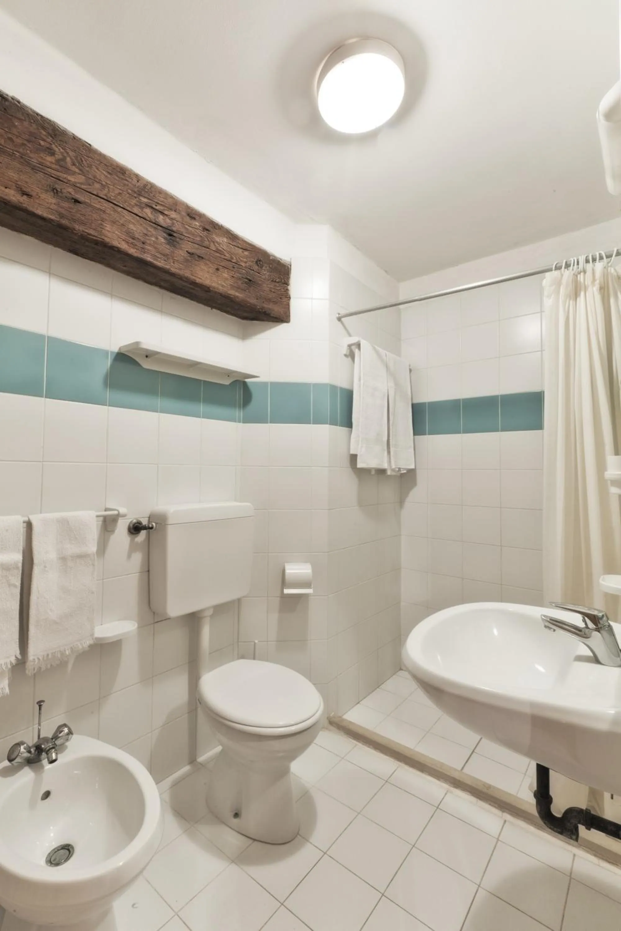 Shower in Palazzetto San Lio, Rialto