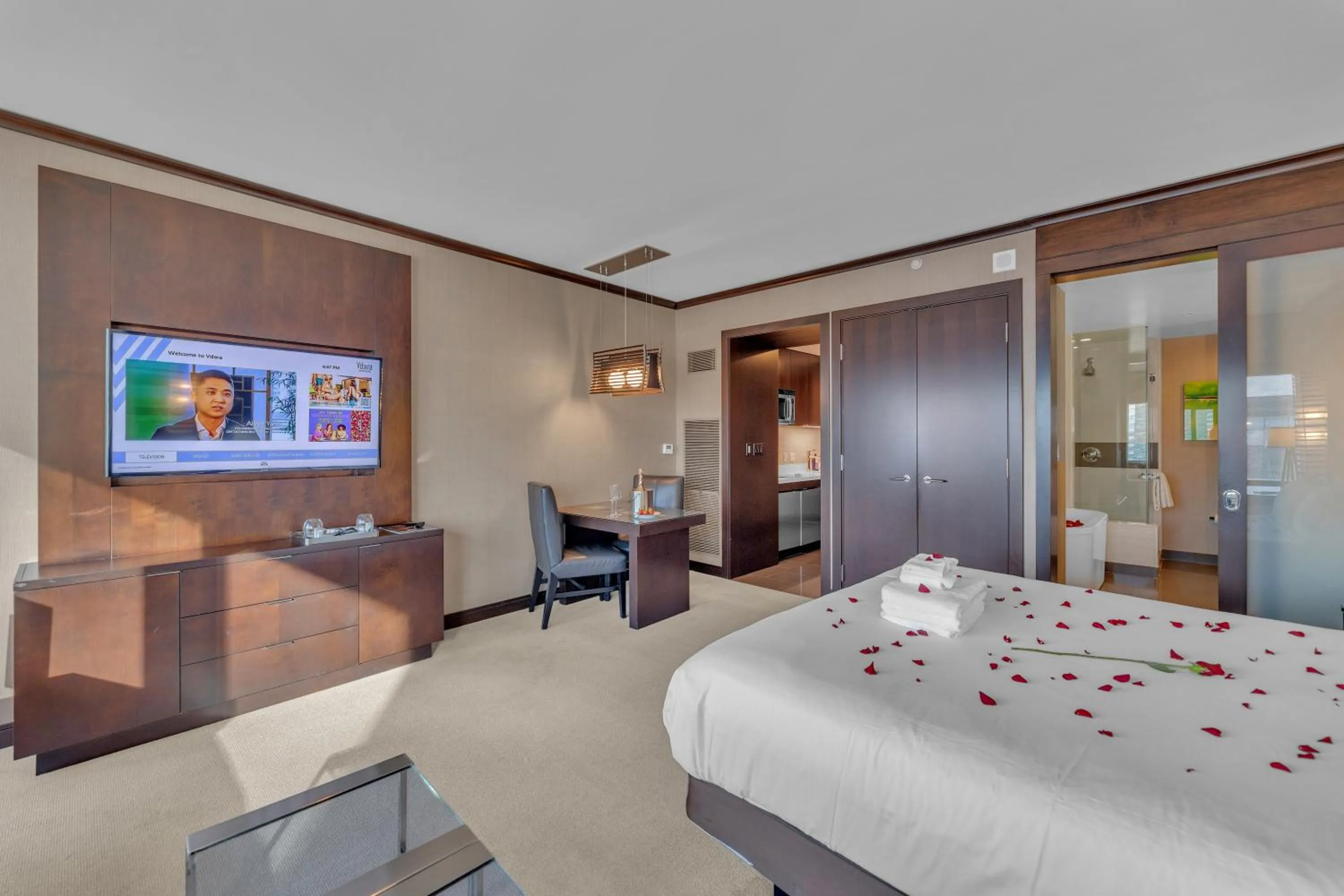 Bed in VDARA HOTEL Premium Studio Suite * FREE VALET PARKING