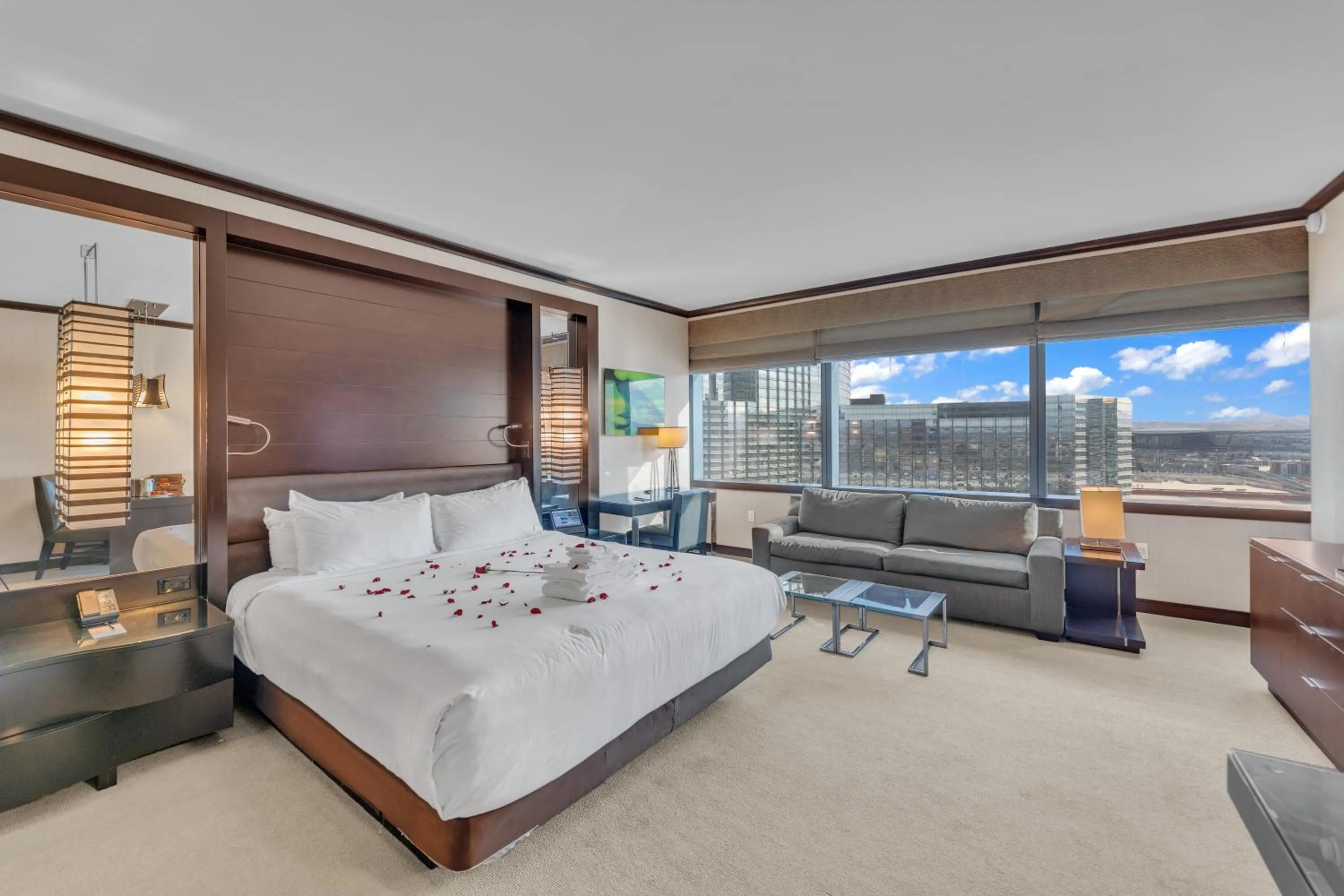 Photo of the whole room, Bed in VDARA HOTEL Premium Studio Suite * FREE VALET PARKING