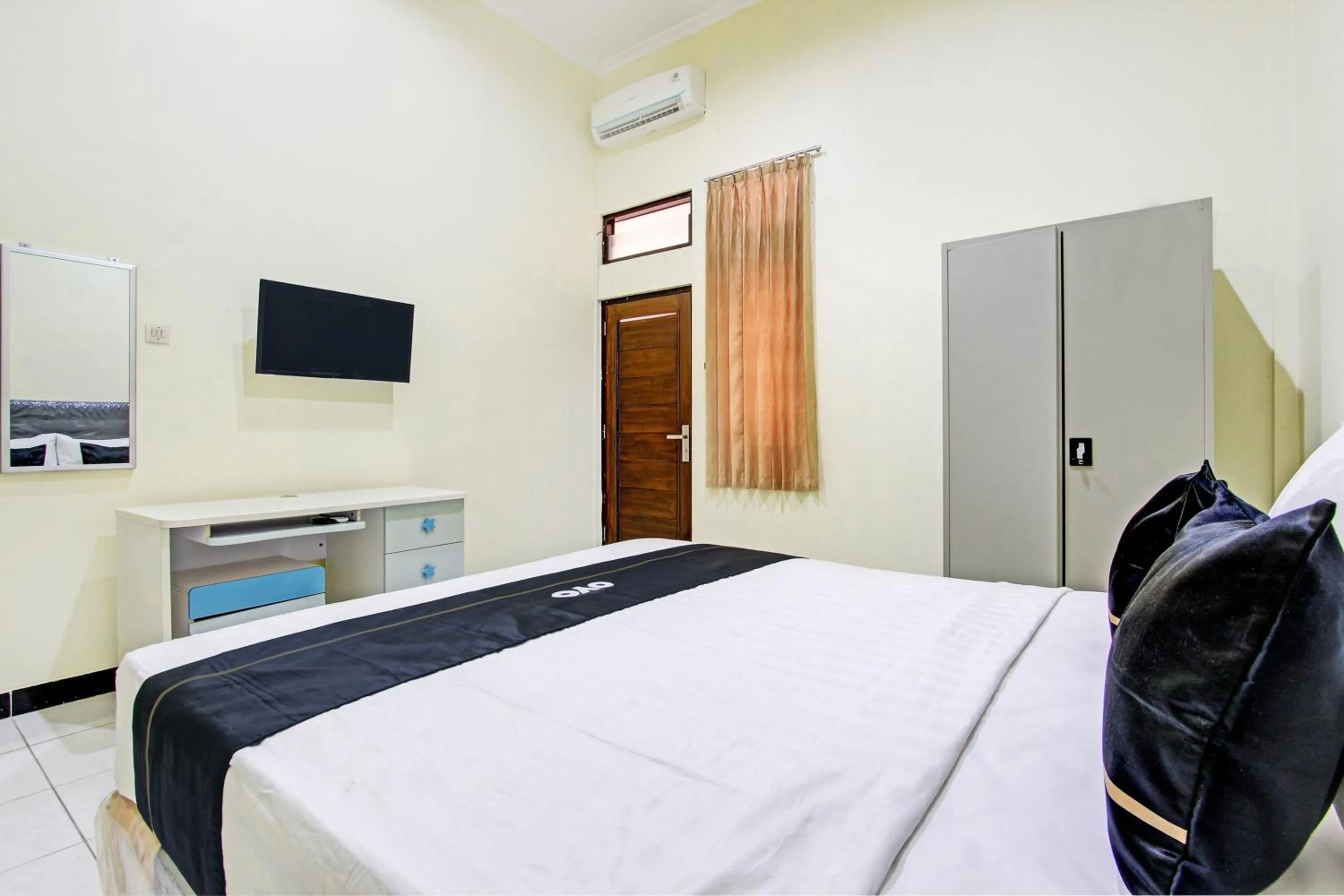 Bedroom in Super OYO Capital O 93204 Hotel Mulia Dua Syariah