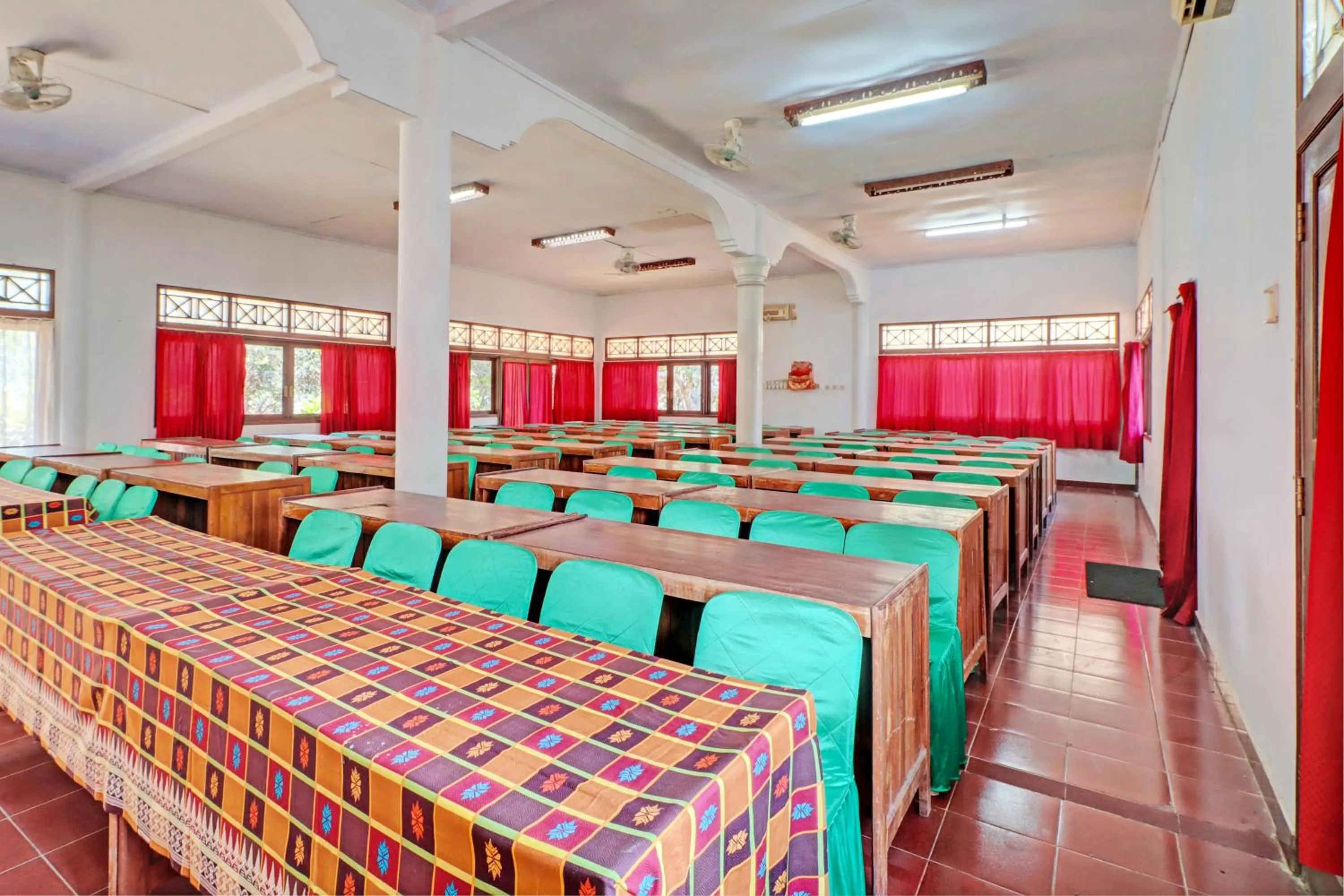 Lobby or reception in Capital O 93236 Hotel Hapel Negara