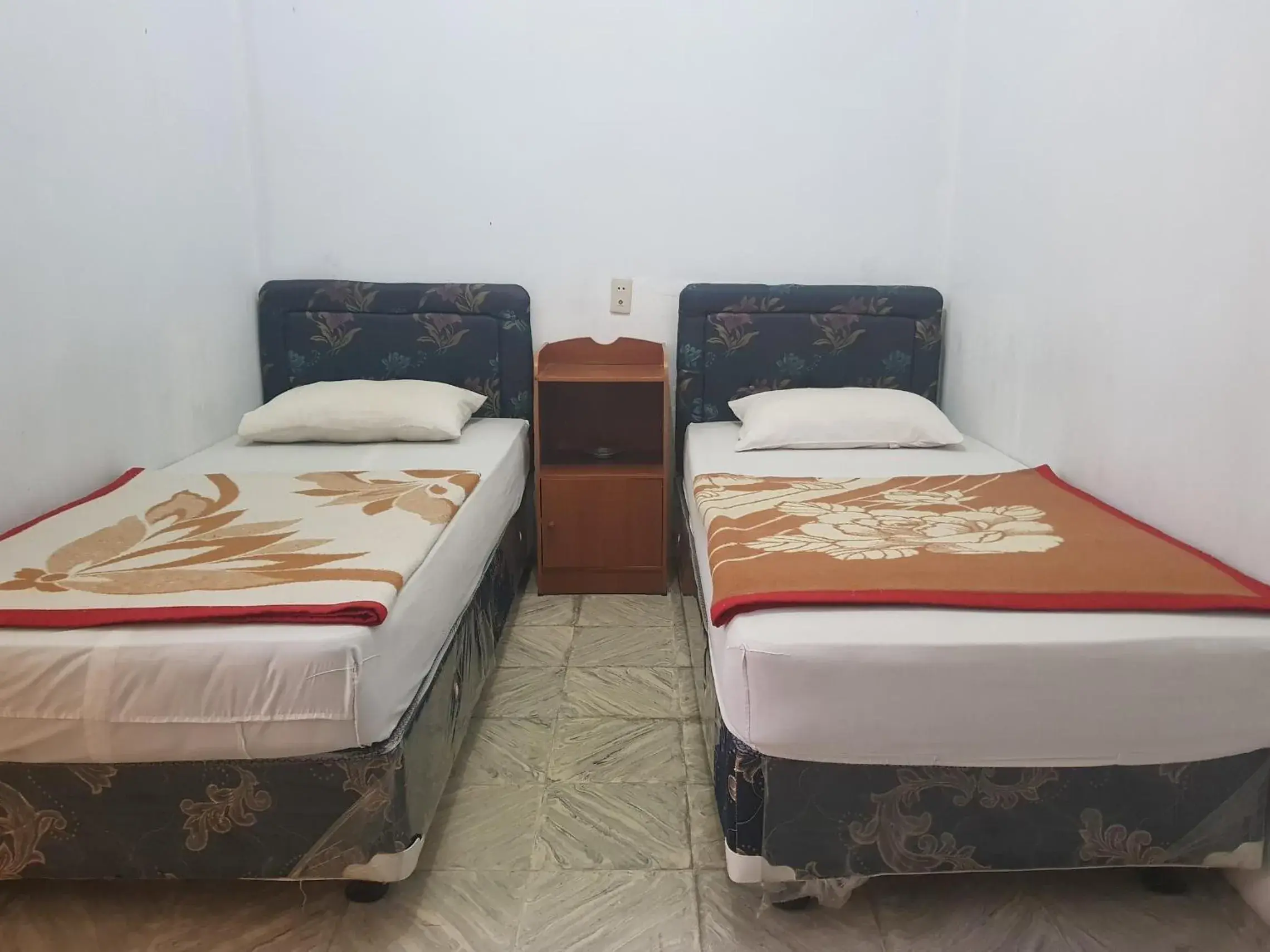 Economy Twin Room in Hotel O Triarga Economy Twin Room in Hotel O Triarga