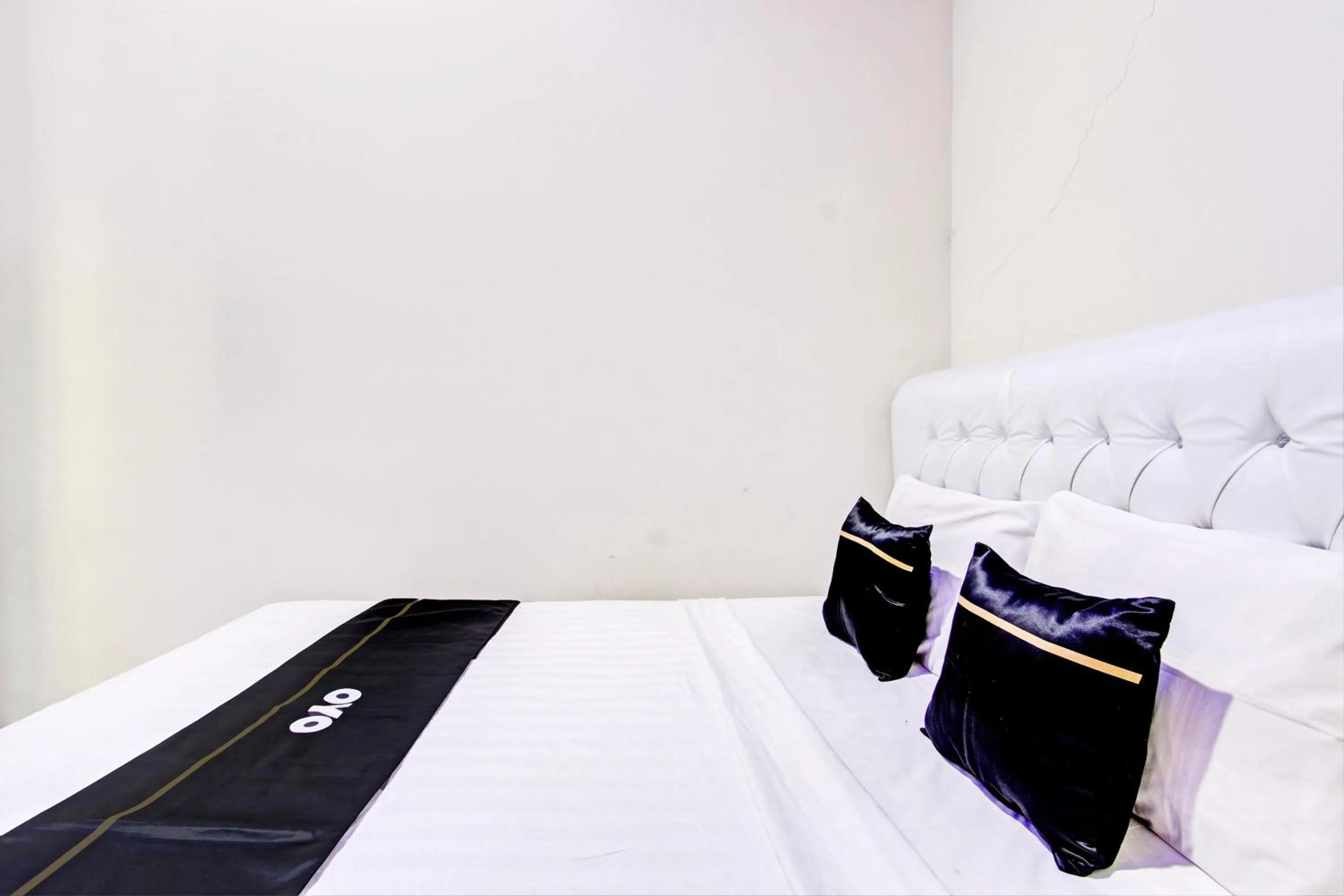 Bedroom, Bed in Capital O 93244 Angkasa Inn