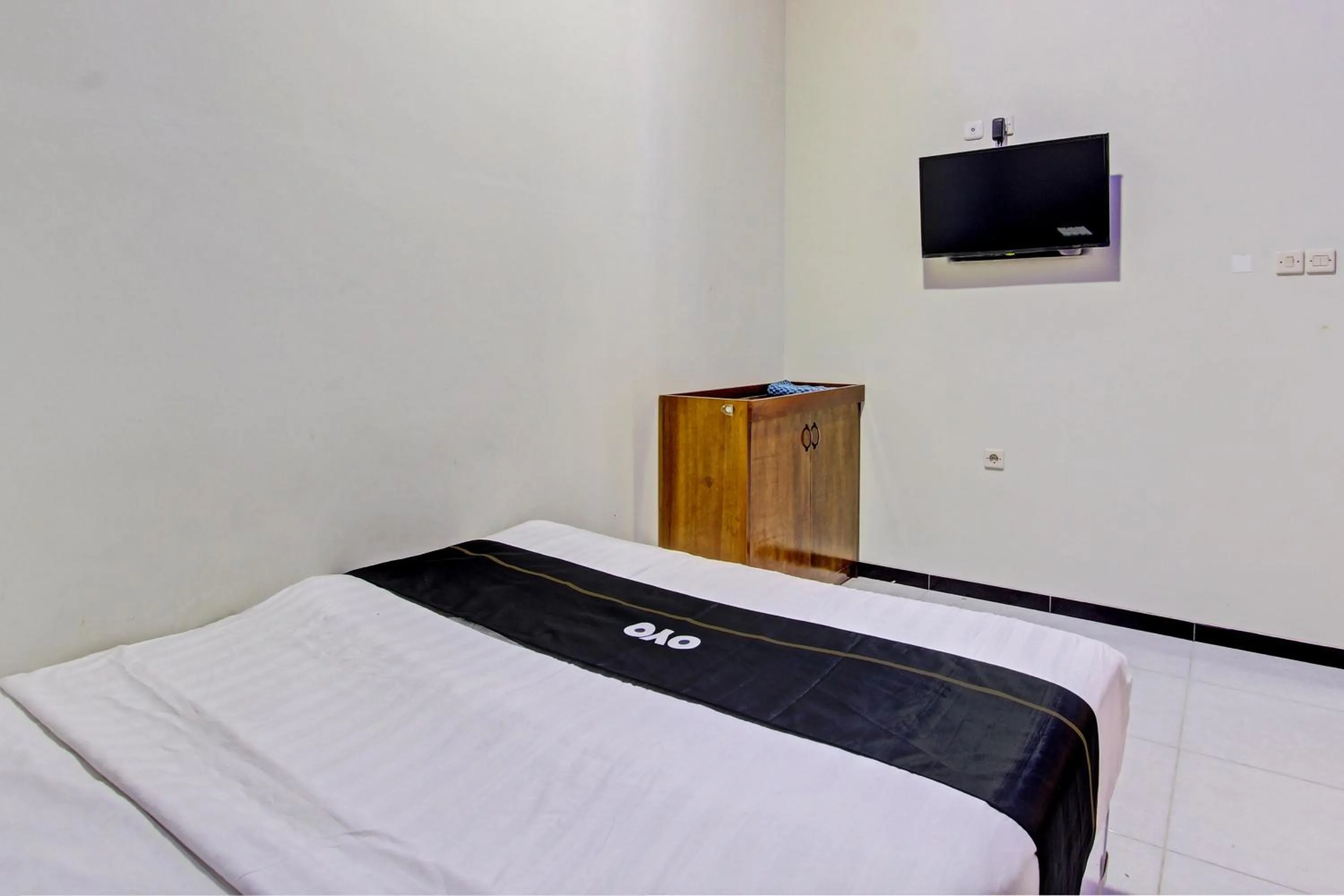 Bedroom, Bed in Capital O 93244 Angkasa Inn