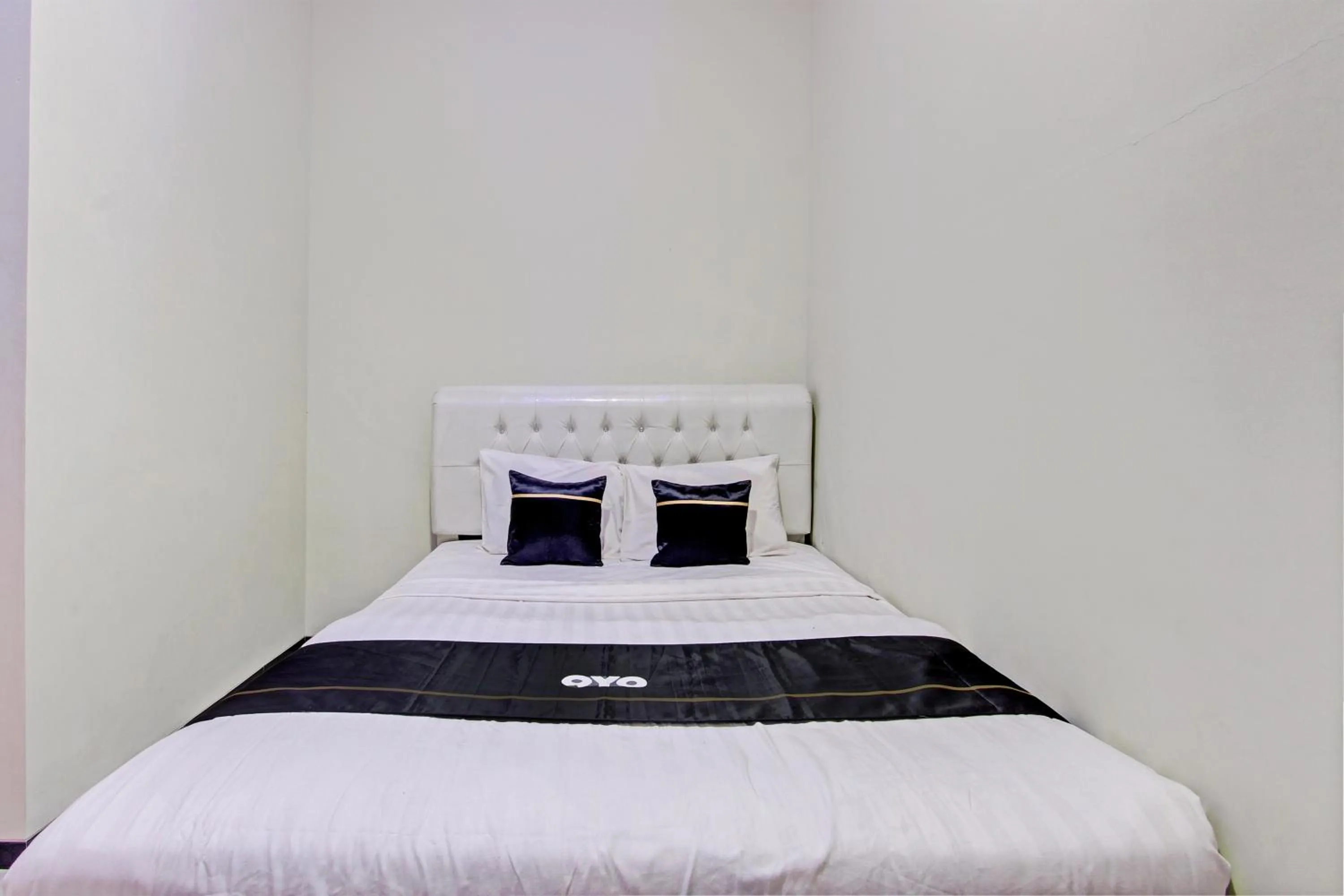 Bedroom, Bed in Capital O 93244 Angkasa Inn