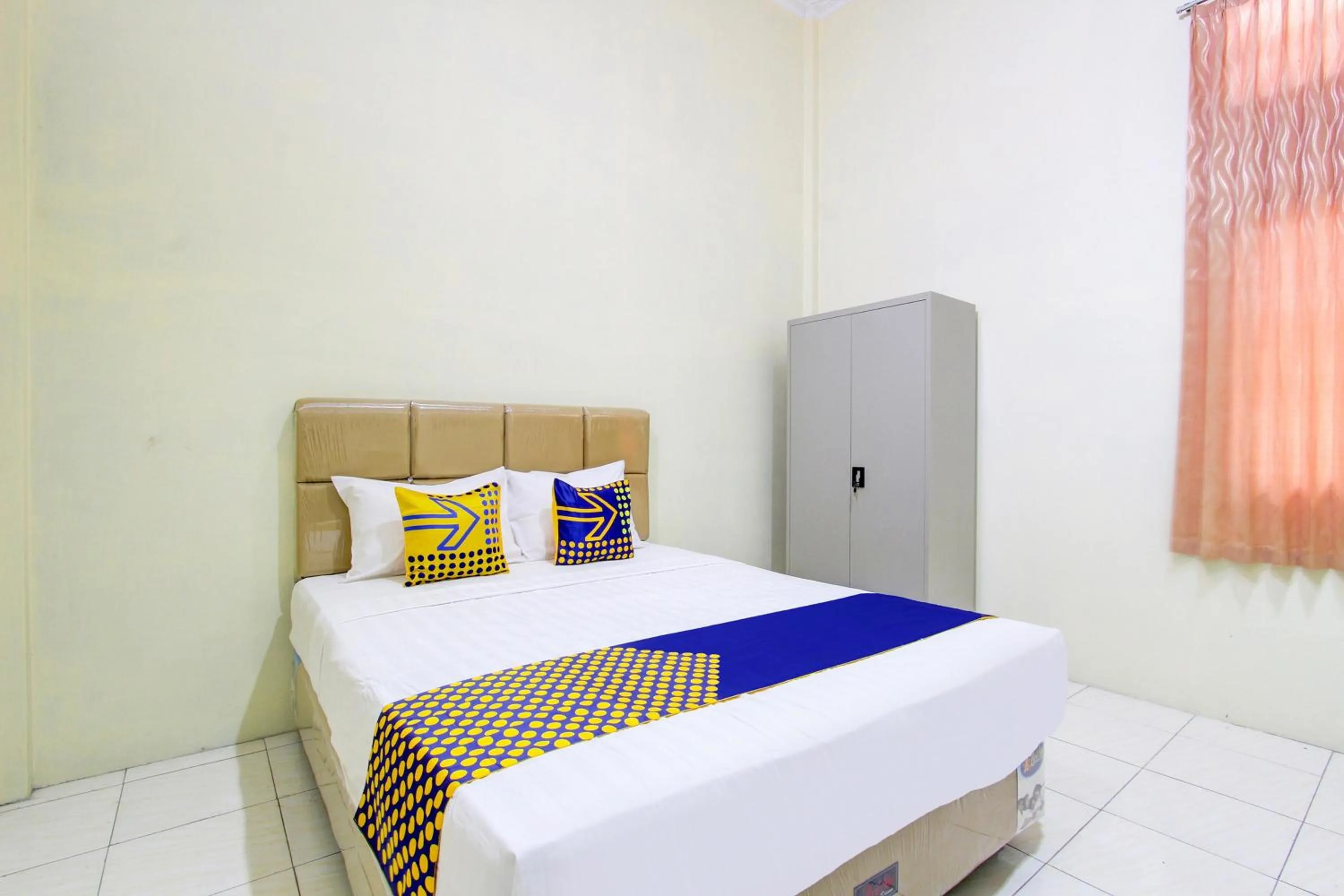 Bedroom, Bed in Hotel O Guest House Mulia Dua Syariah