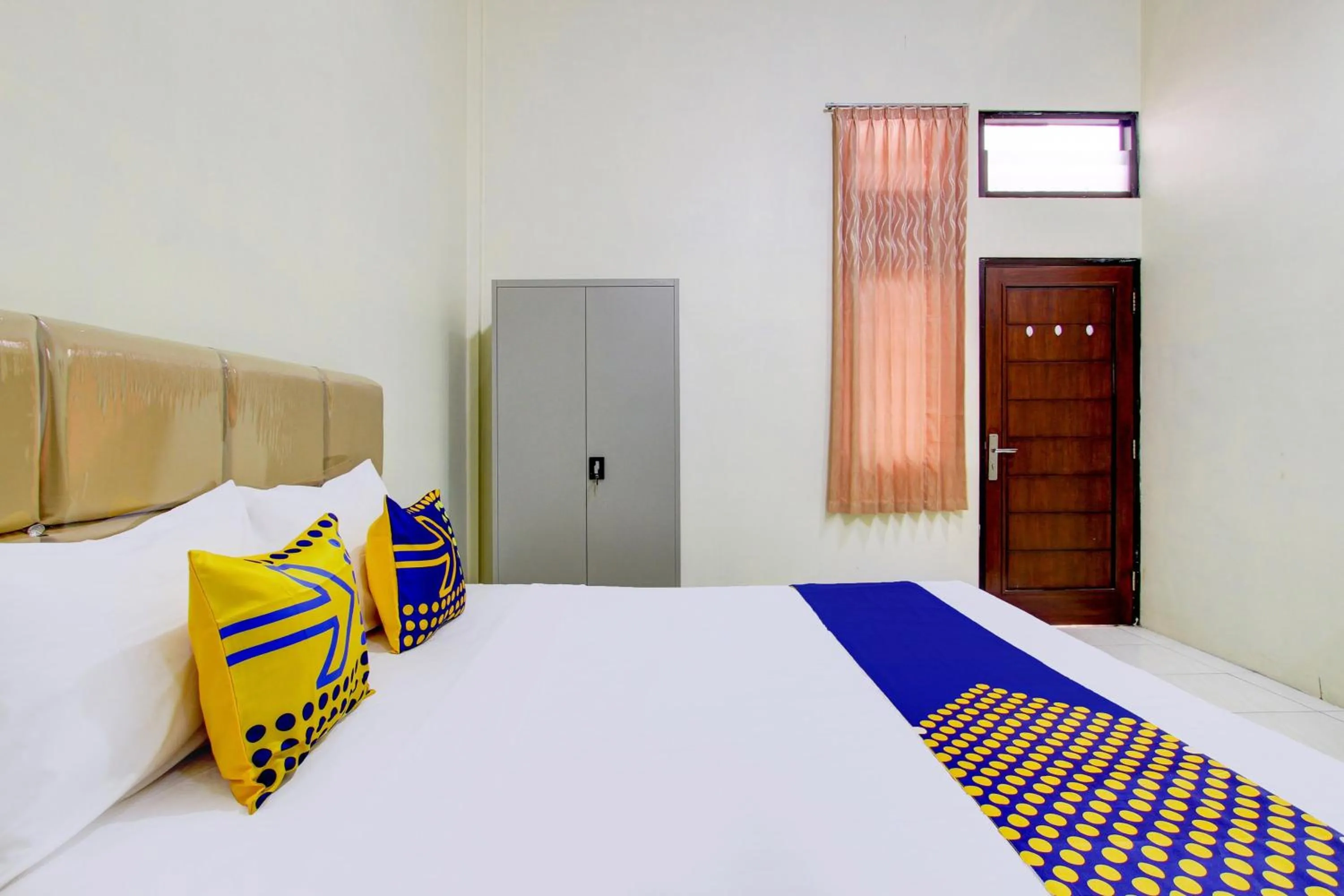 Bedroom, Bed in Hotel O Guest House Mulia Dua Syariah