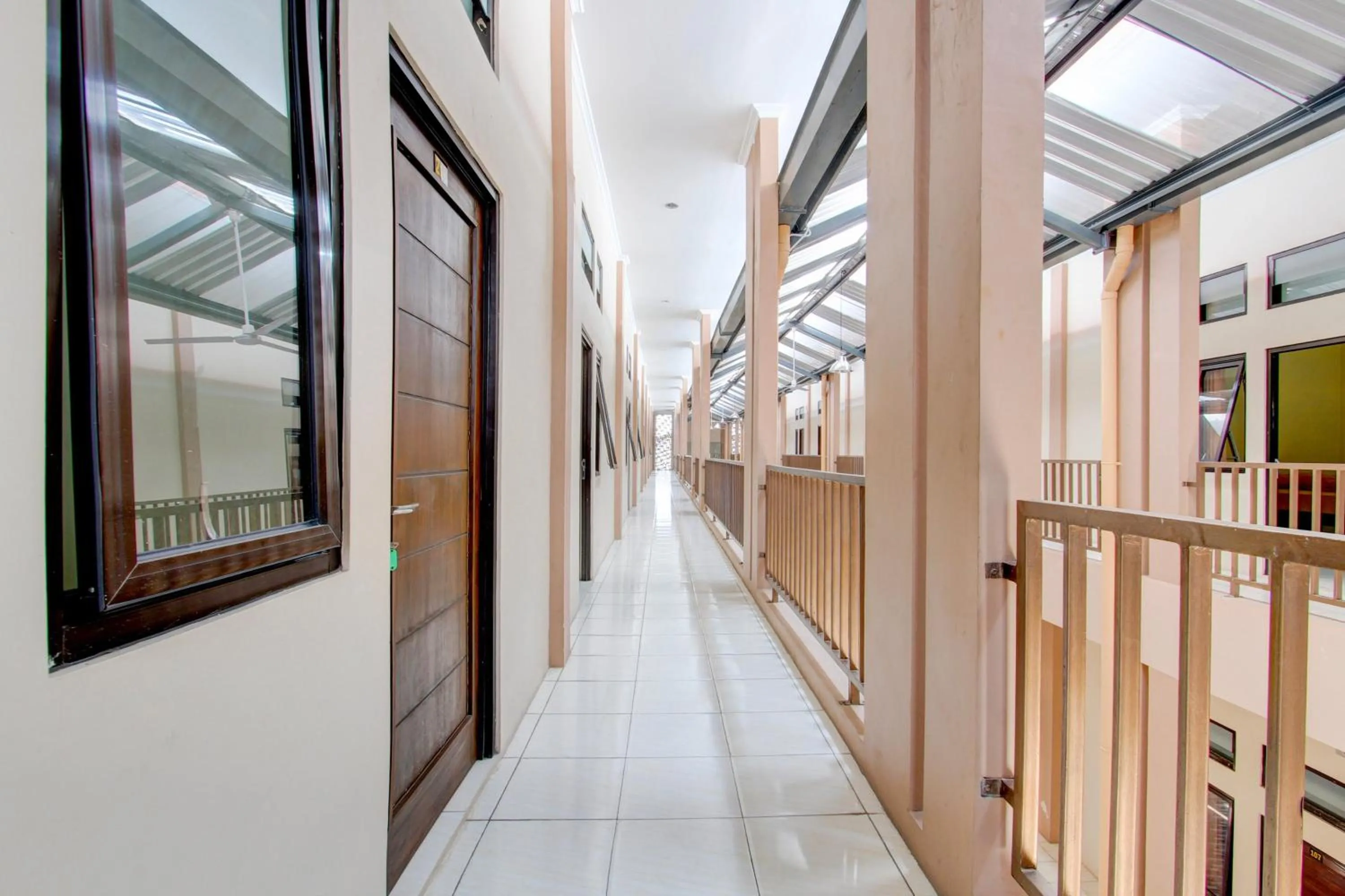 Lobby or reception in Hotel O Guest House Mulia Dua Syariah