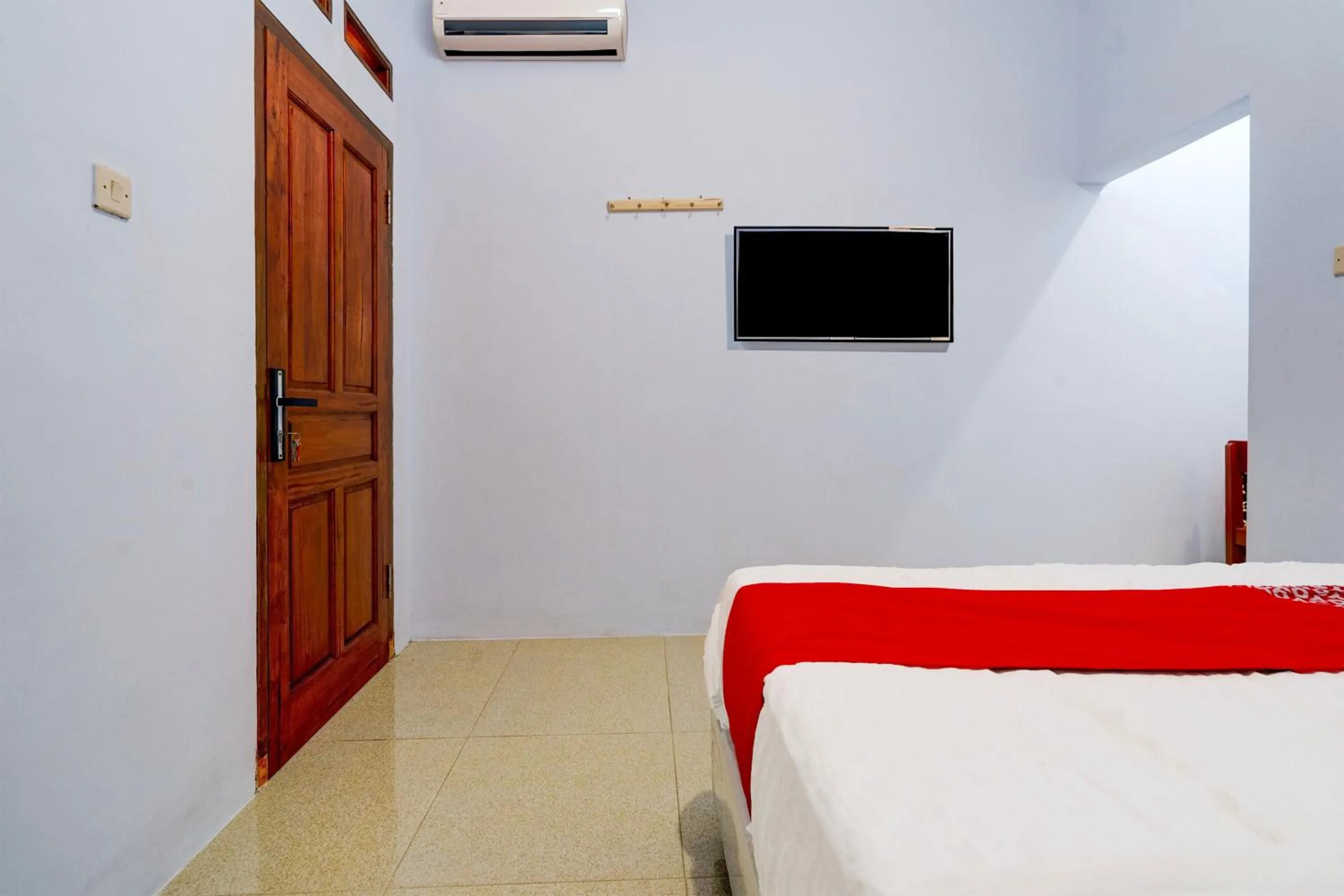 Bedroom, Bed in Hotel O Wisma Jasmine Syariah