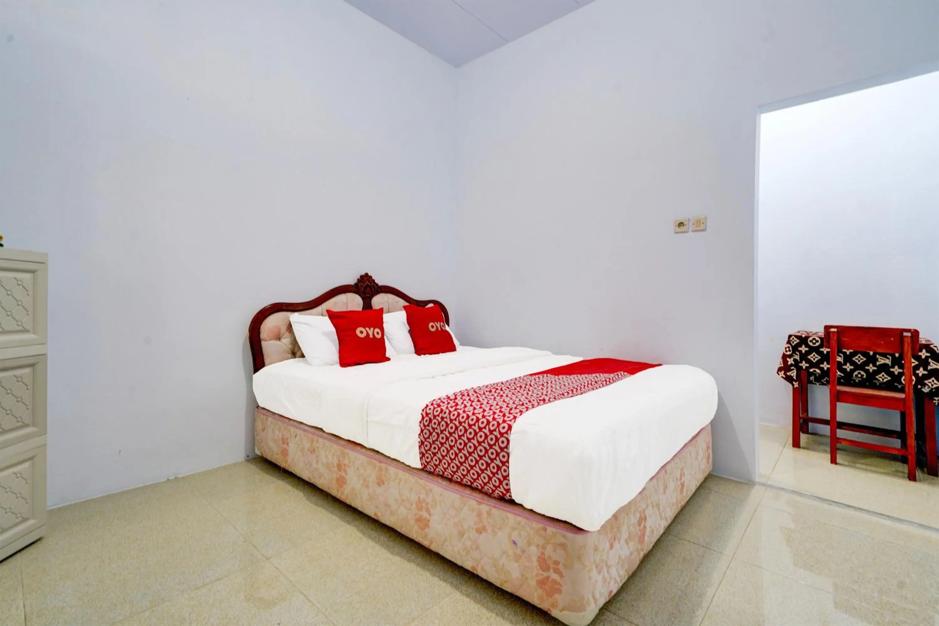 Bedroom, Bed in Hotel O Wisma Jasmine Syariah