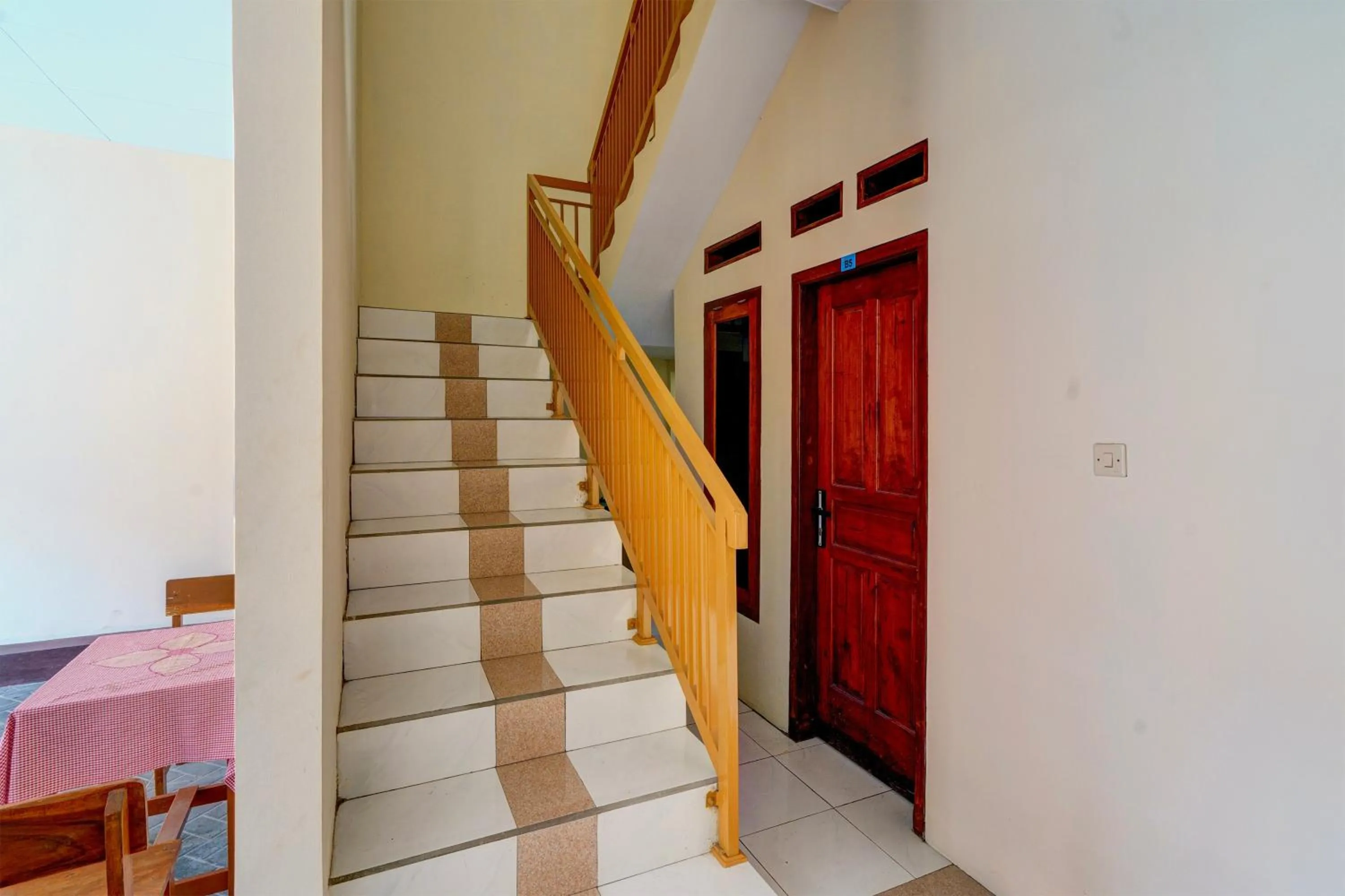 Lobby or reception in Hotel O Wisma Jasmine Syariah