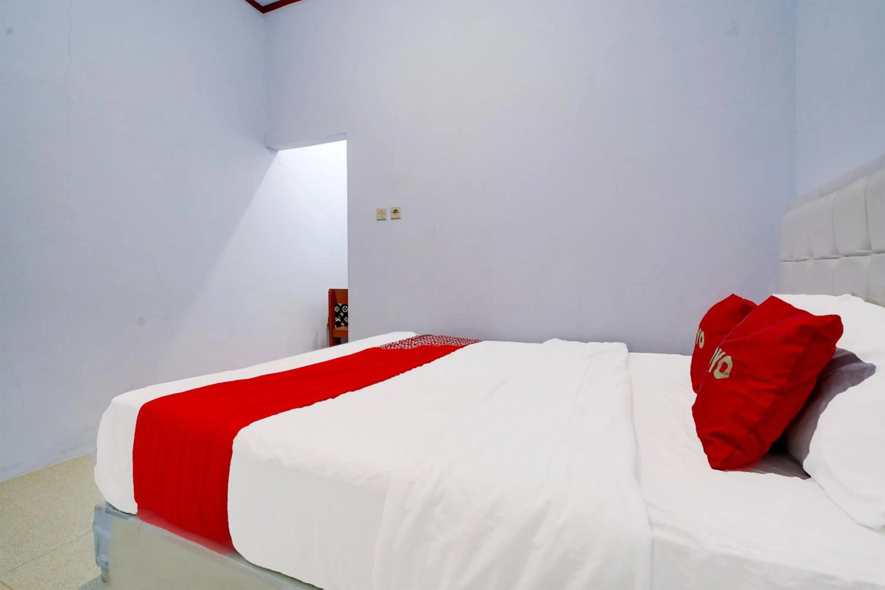 Bedroom, Bed in Hotel O Wisma Jasmine Syariah