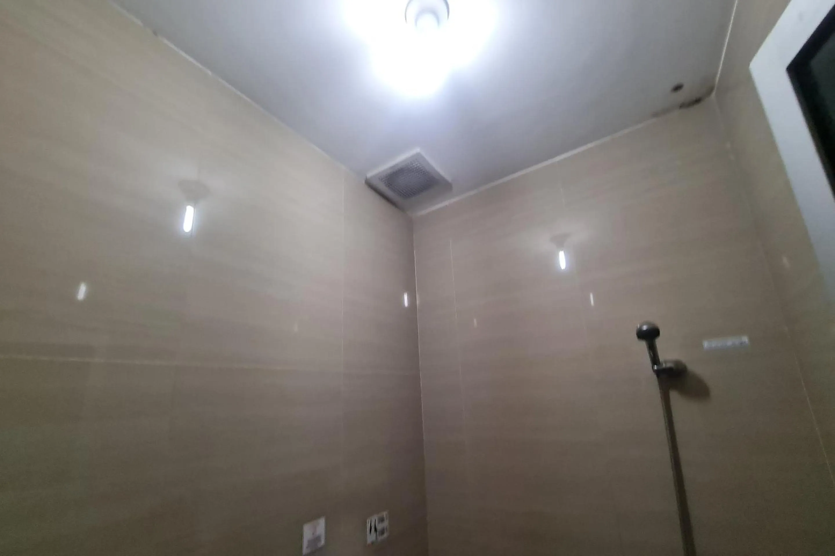 Bathroom in Capital O 93250 Hotel Tirta Kencana 2 Baturaden