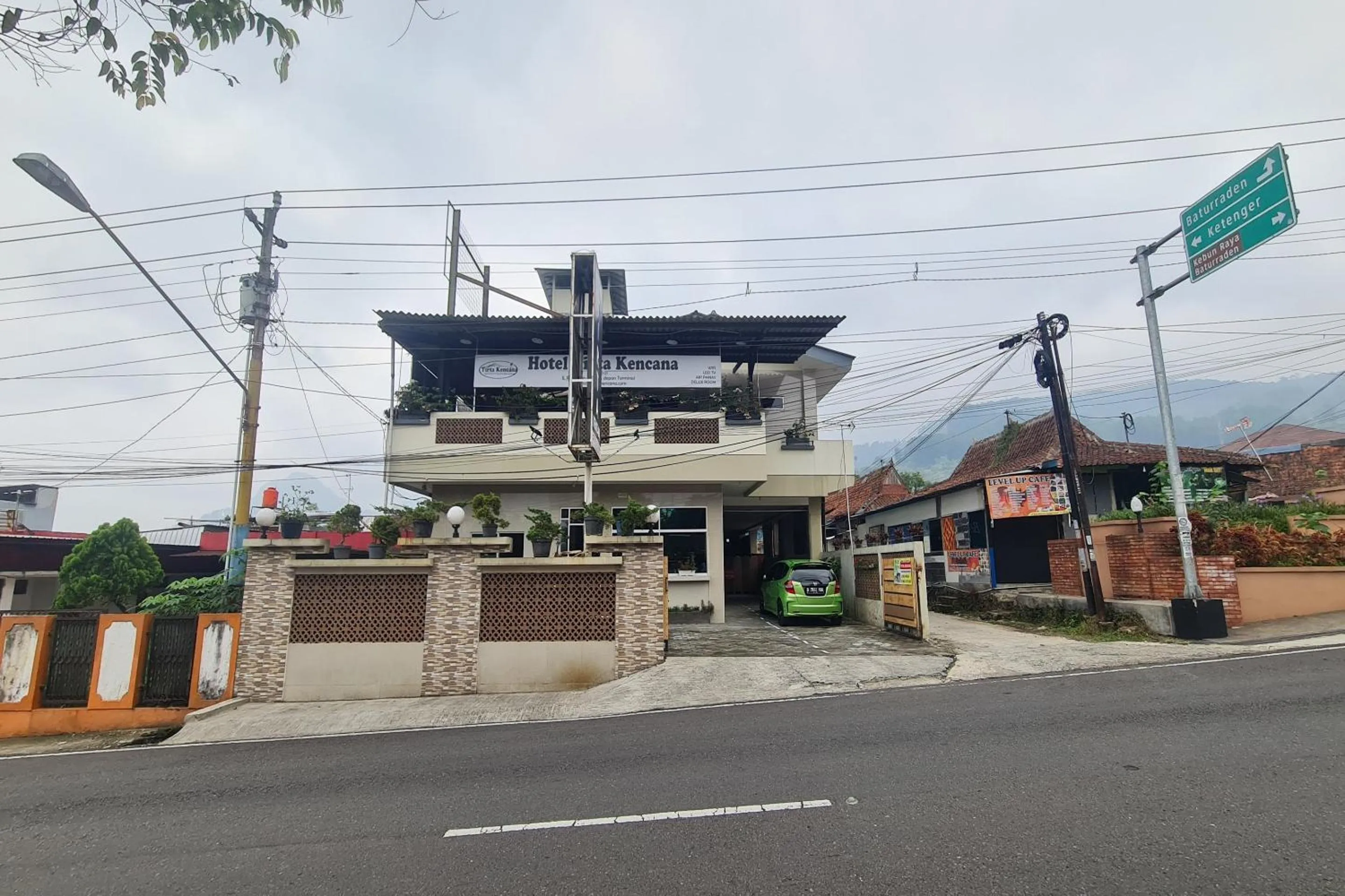 Facade/entrance in Capital O 93250 Hotel Tirta Kencana 2 Baturaden