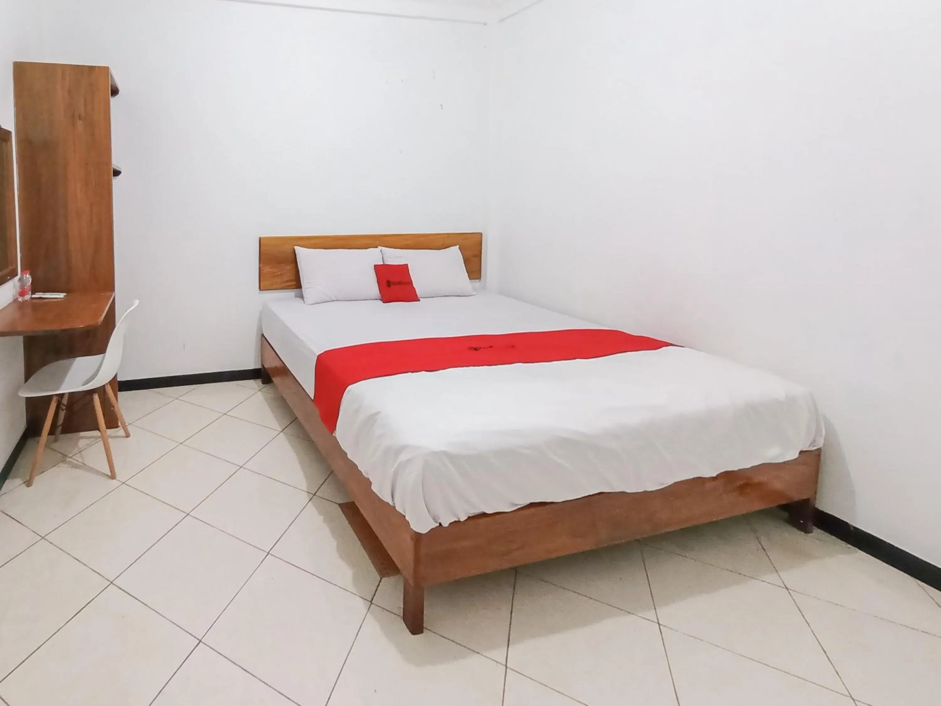 Bedroom, Bed in OYO 93253 Guest House Arundaya Syariah