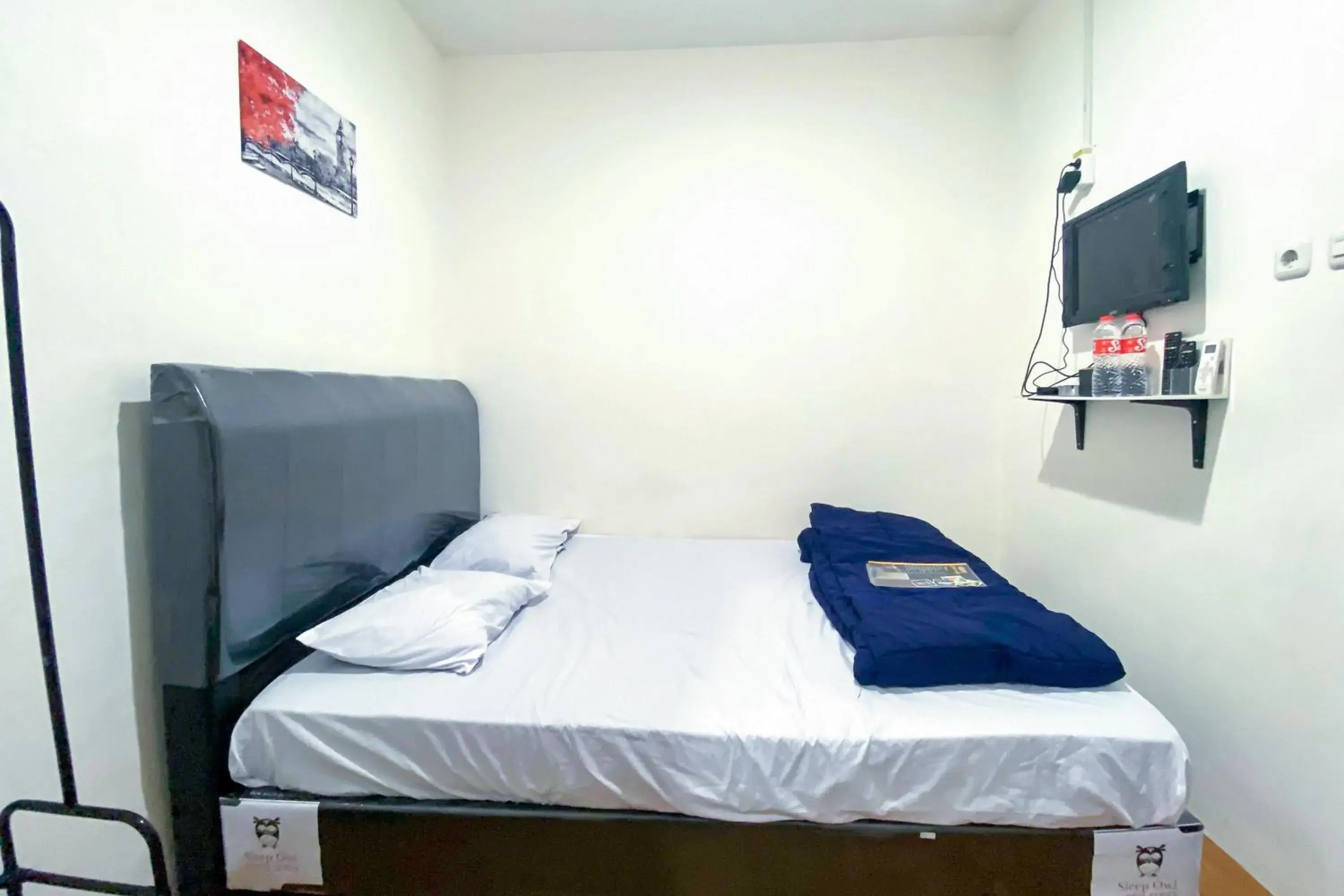 Bedroom, Bed in Fresh Place RedPartner Bedroom, Bed in Fresh Place RedPartner