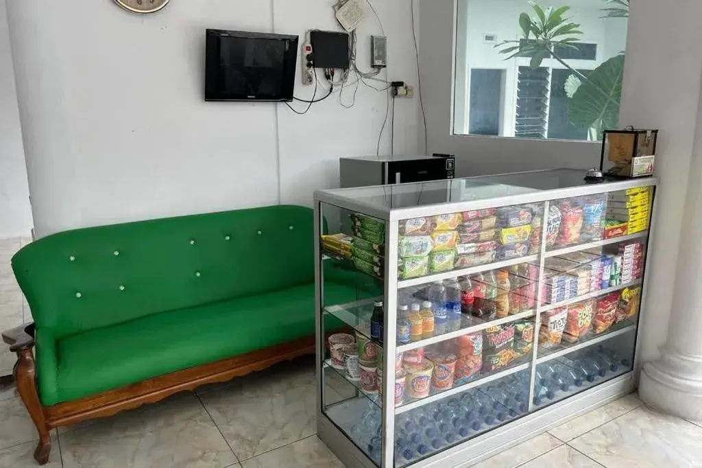 Lobby or reception in Hotel O Handisa Homestay SyariahNearKedai Kopi Atien Lobby or reception in Hotel O Handisa Homestay SyariahNearKedai Kopi Atien