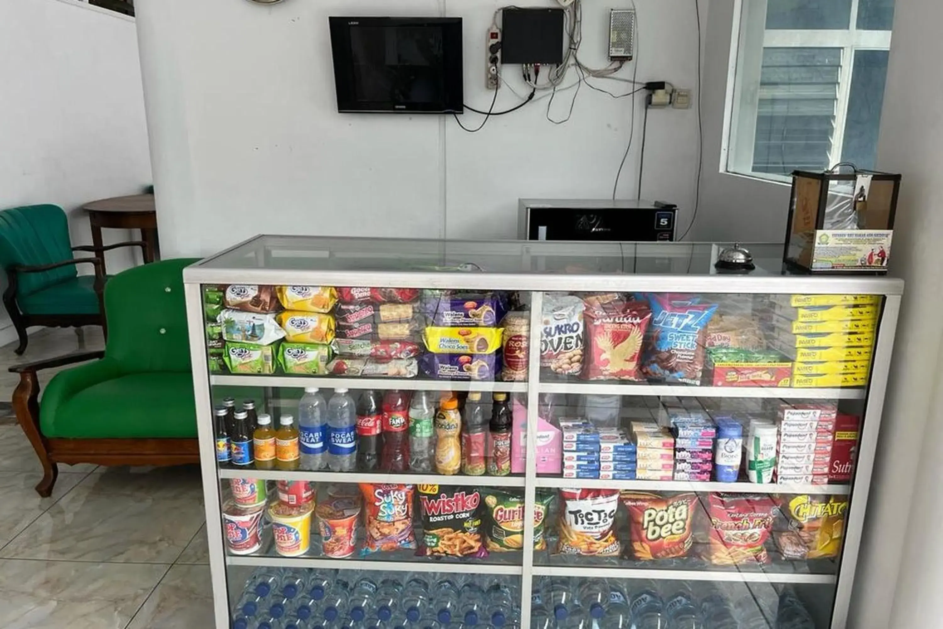 Lobby or reception in Hotel O Handisa Homestay SyariahNearKedai Kopi Atien Lobby or reception in Hotel O Handisa Homestay SyariahNearKedai Kopi Atien