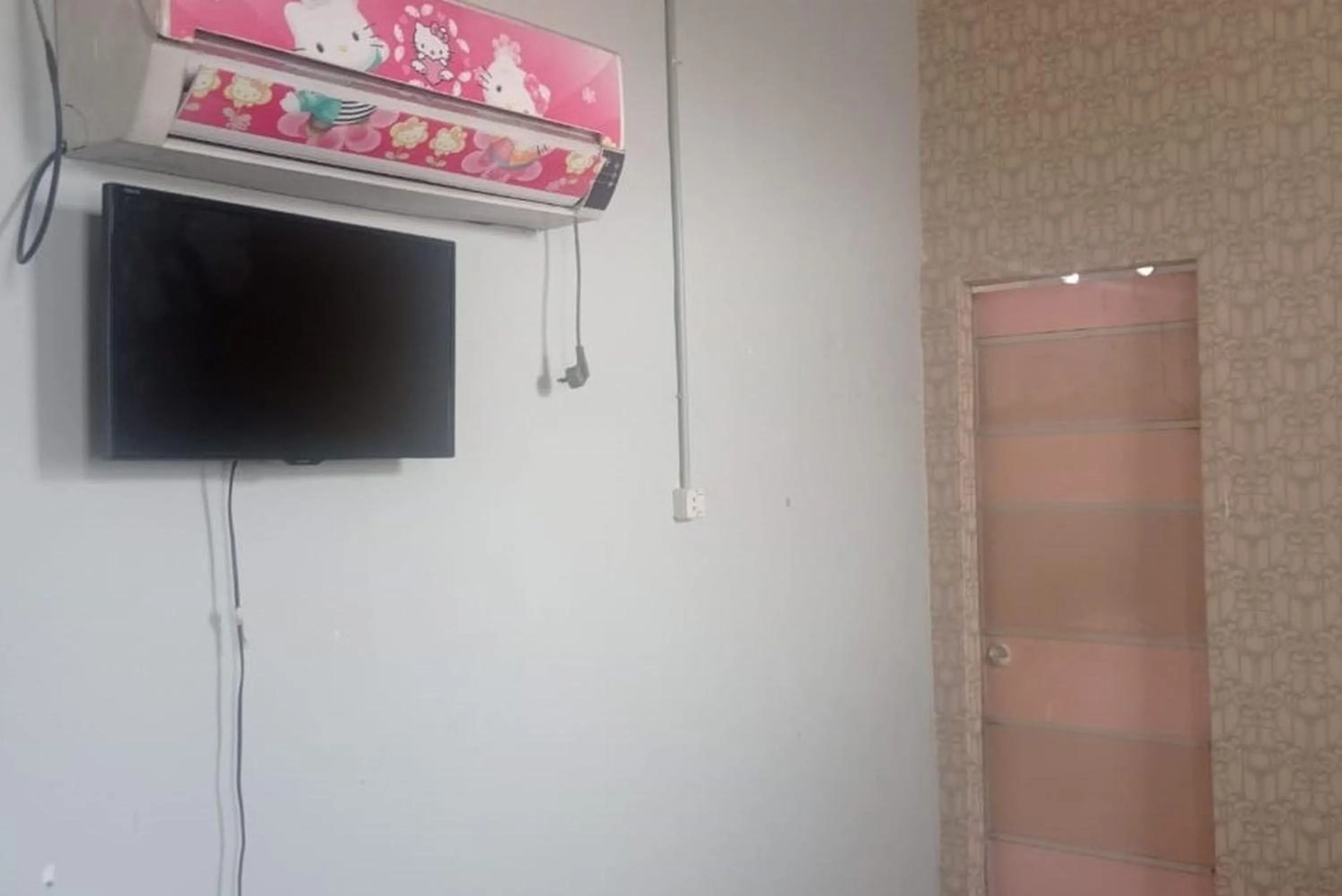 Photo of the whole room in Hotel O Handisa Homestay SyariahNearKedai Kopi Atien