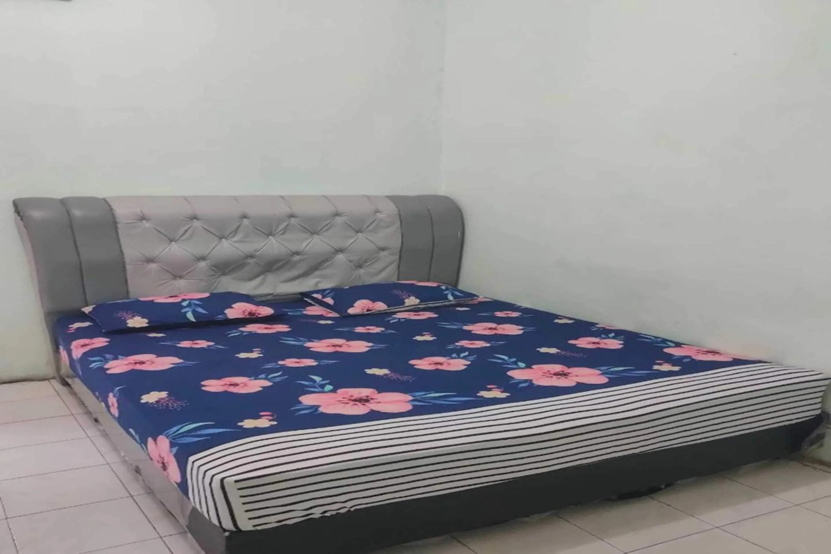 Bedroom, Bed in Hotel O Maradona Guest House