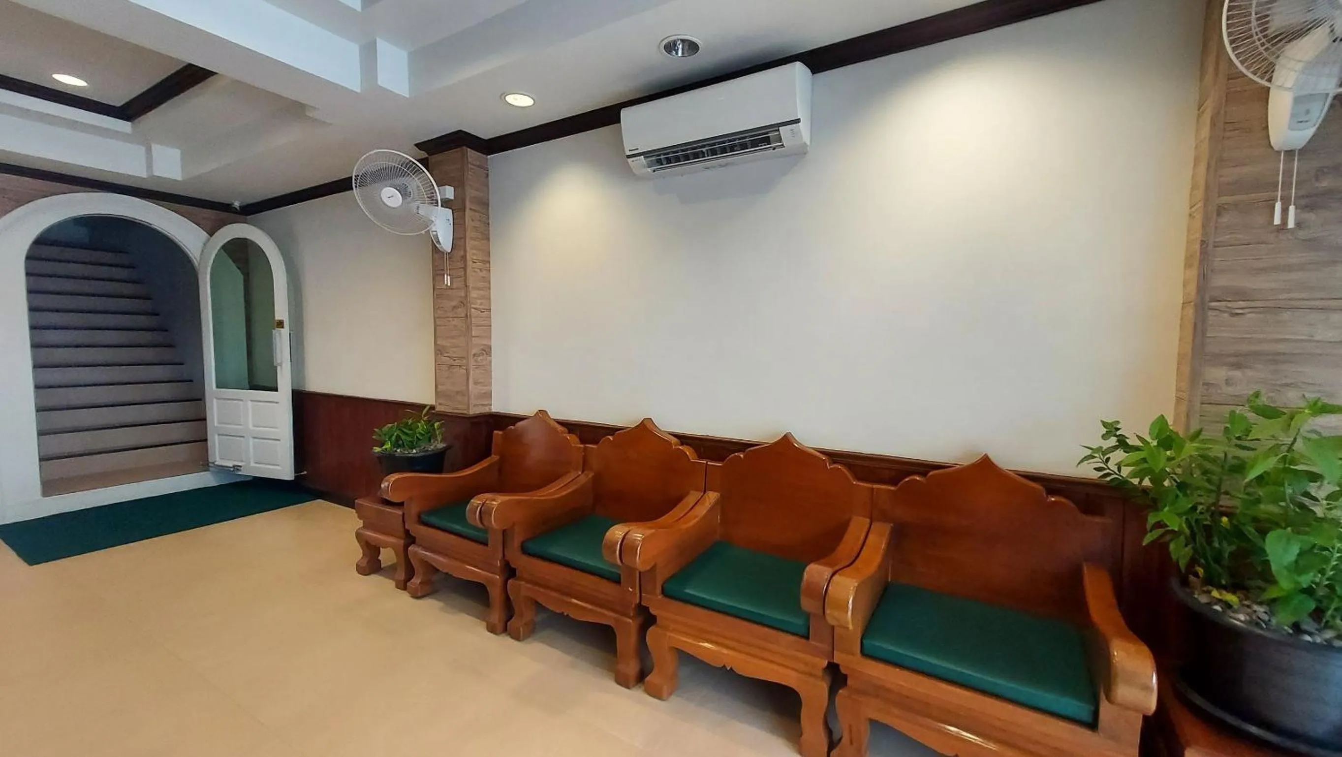 Seating area in Sawasdee Apartment Patong