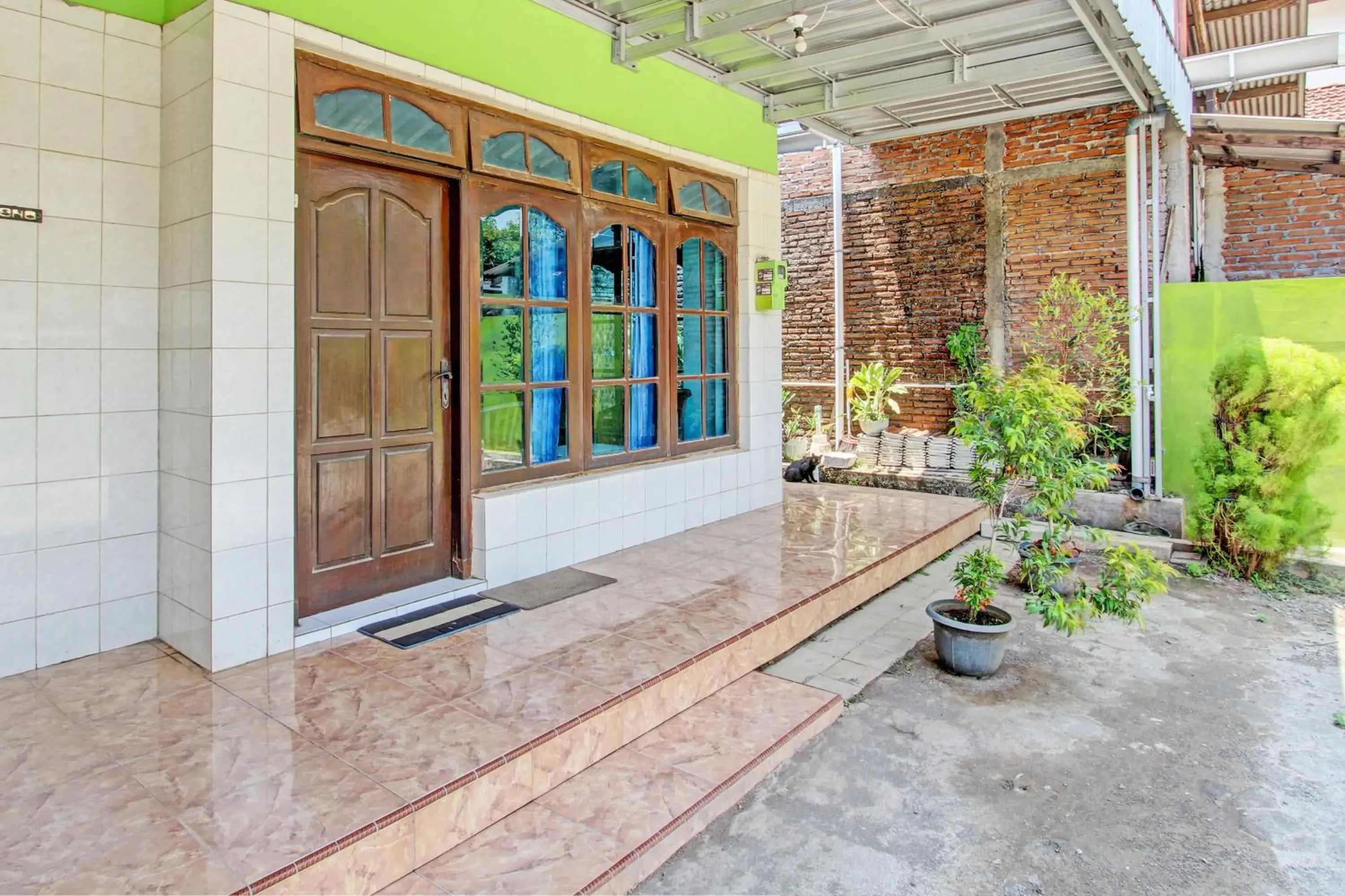 Lobby or reception in Hotel O Sengon Kostel Syariah Lobby or reception in Hotel O Sengon Kostel Syariah