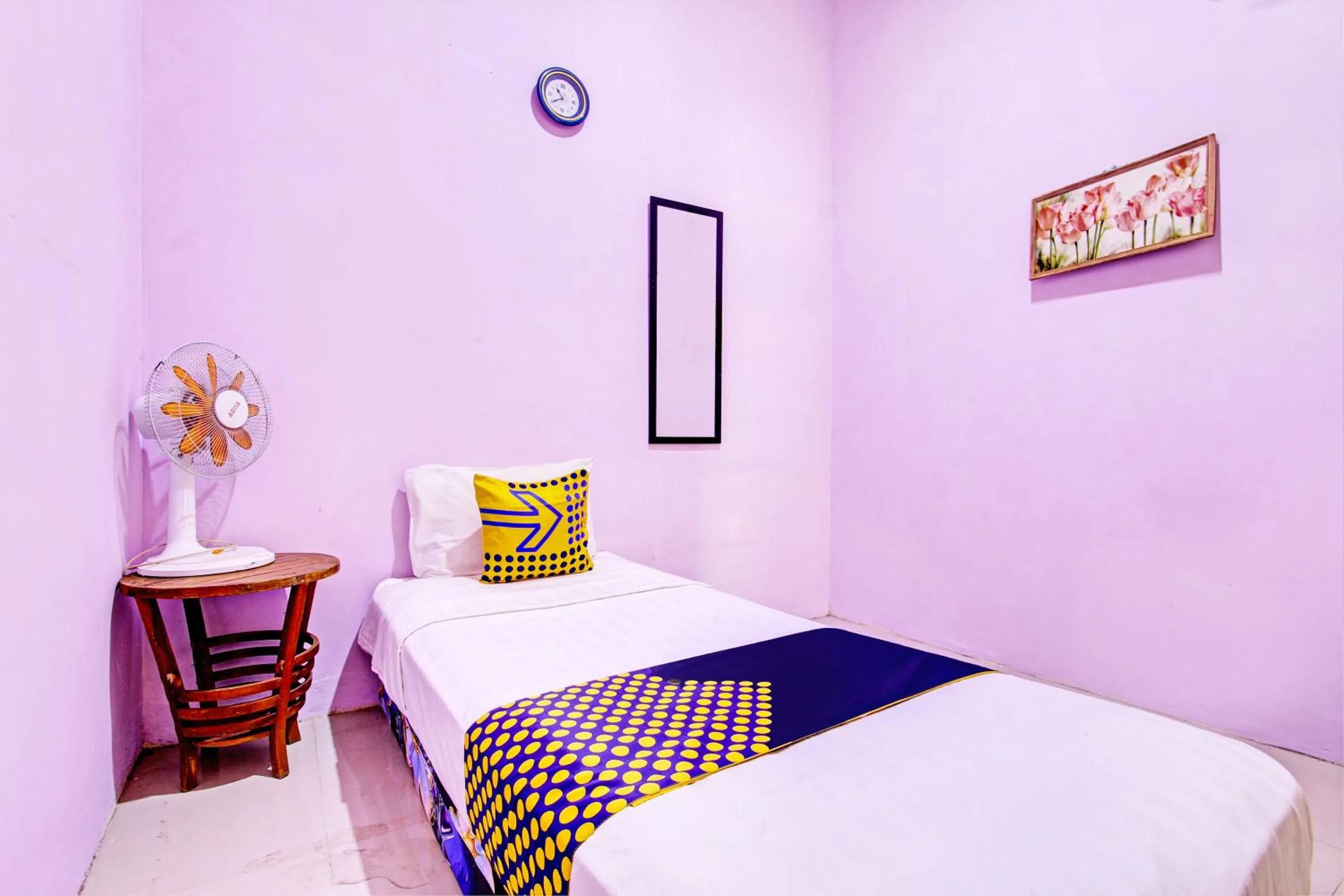 Bedroom, Bed in Hotel O Sengon Kostel Syariah