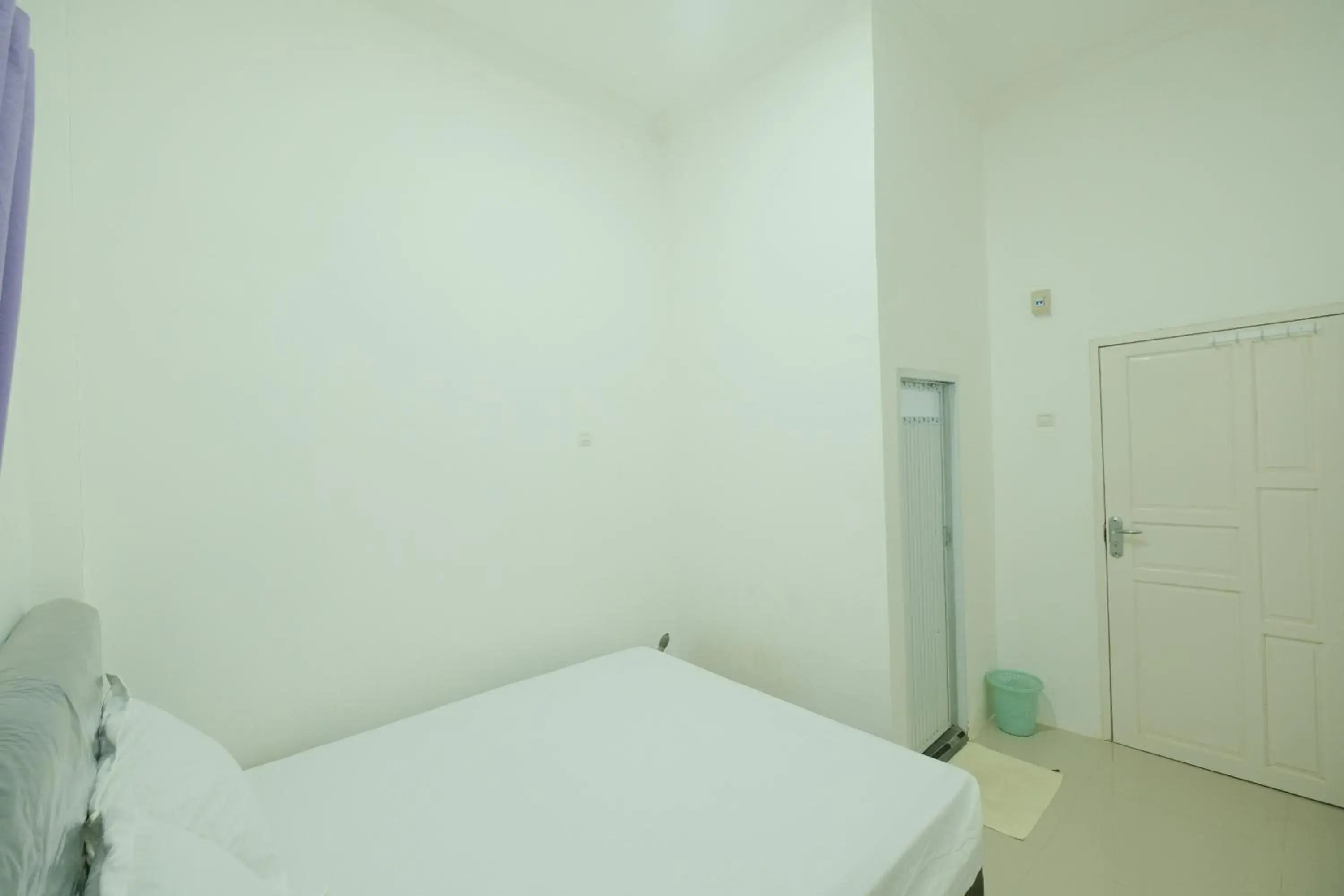 Bedroom, Bed in Hotel O Penginapan Permata Hijau Syariah Near Bukit Teletubbies Bedroom, Bed in Hotel O Penginapan Permata Hijau Syariah Near Bukit Teletubbies