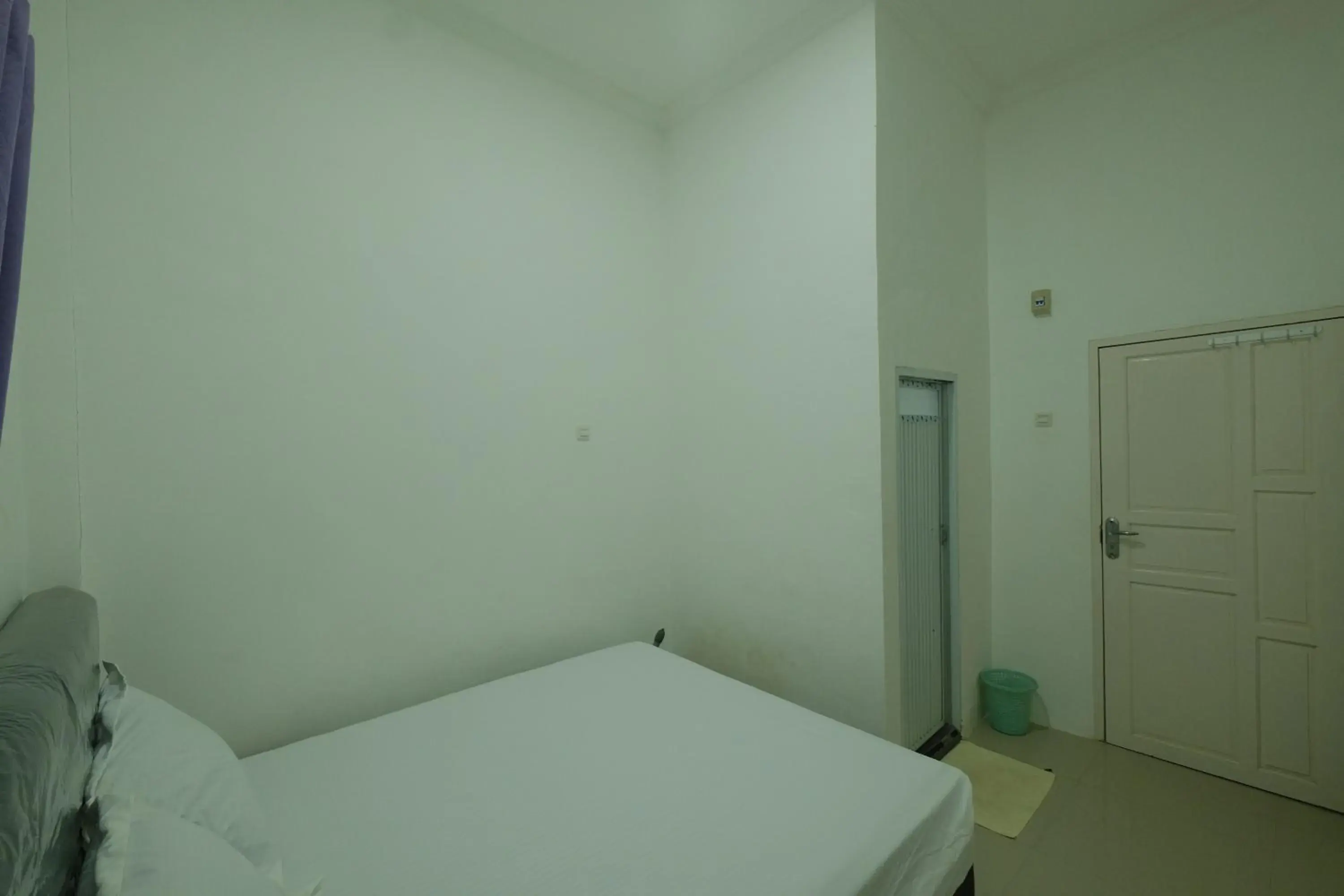 Bedroom, Bed in Hotel O Penginapan Permata Hijau Syariah Near Bukit Teletubbies Bedroom, Bed in Hotel O Penginapan Permata Hijau Syariah Near Bukit Teletubbies