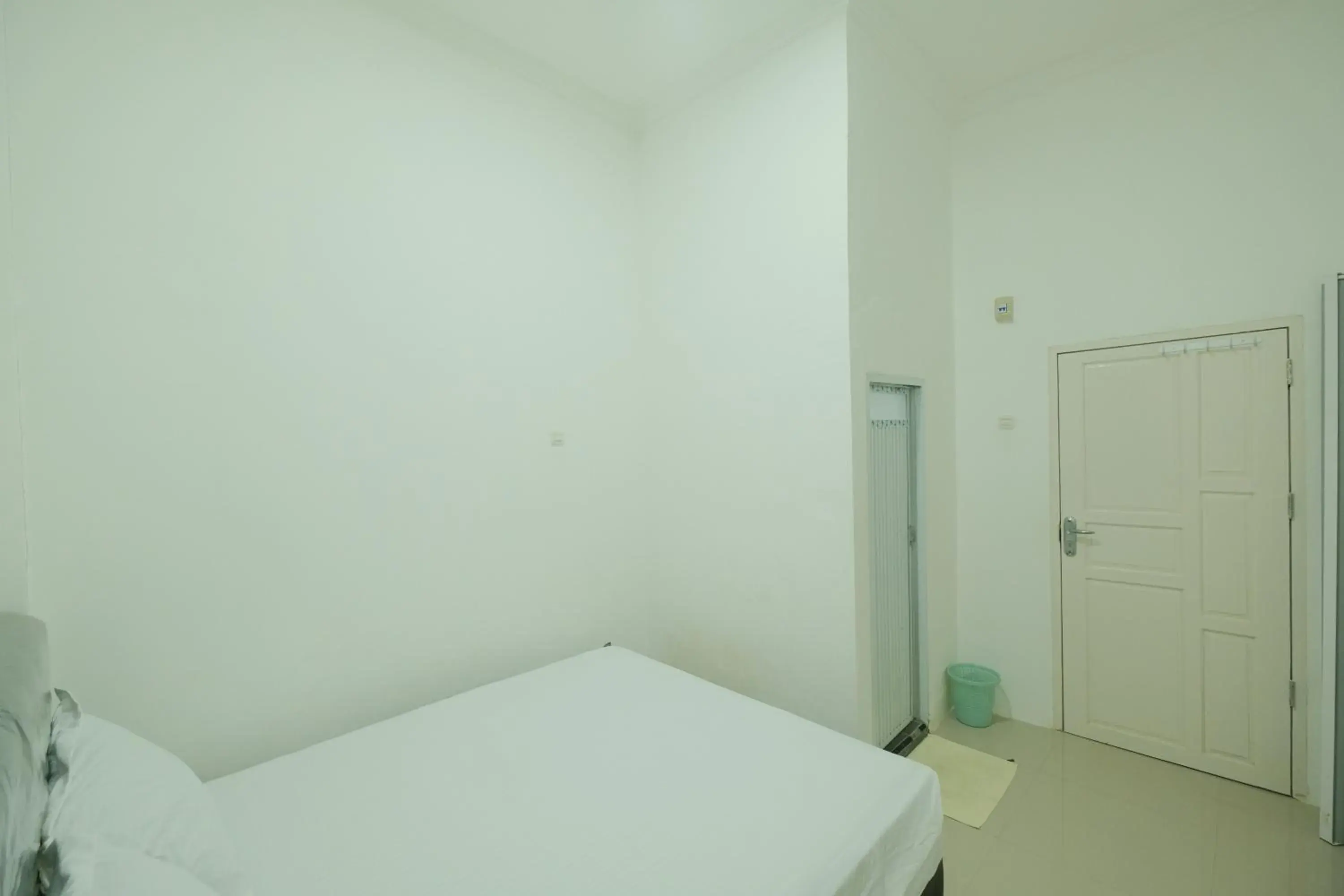 Bedroom, Bed in Hotel O Penginapan Permata Hijau Syariah Near Bukit Teletubbies Bedroom, Bed in Hotel O Penginapan Permata Hijau Syariah Near Bukit Teletubbies