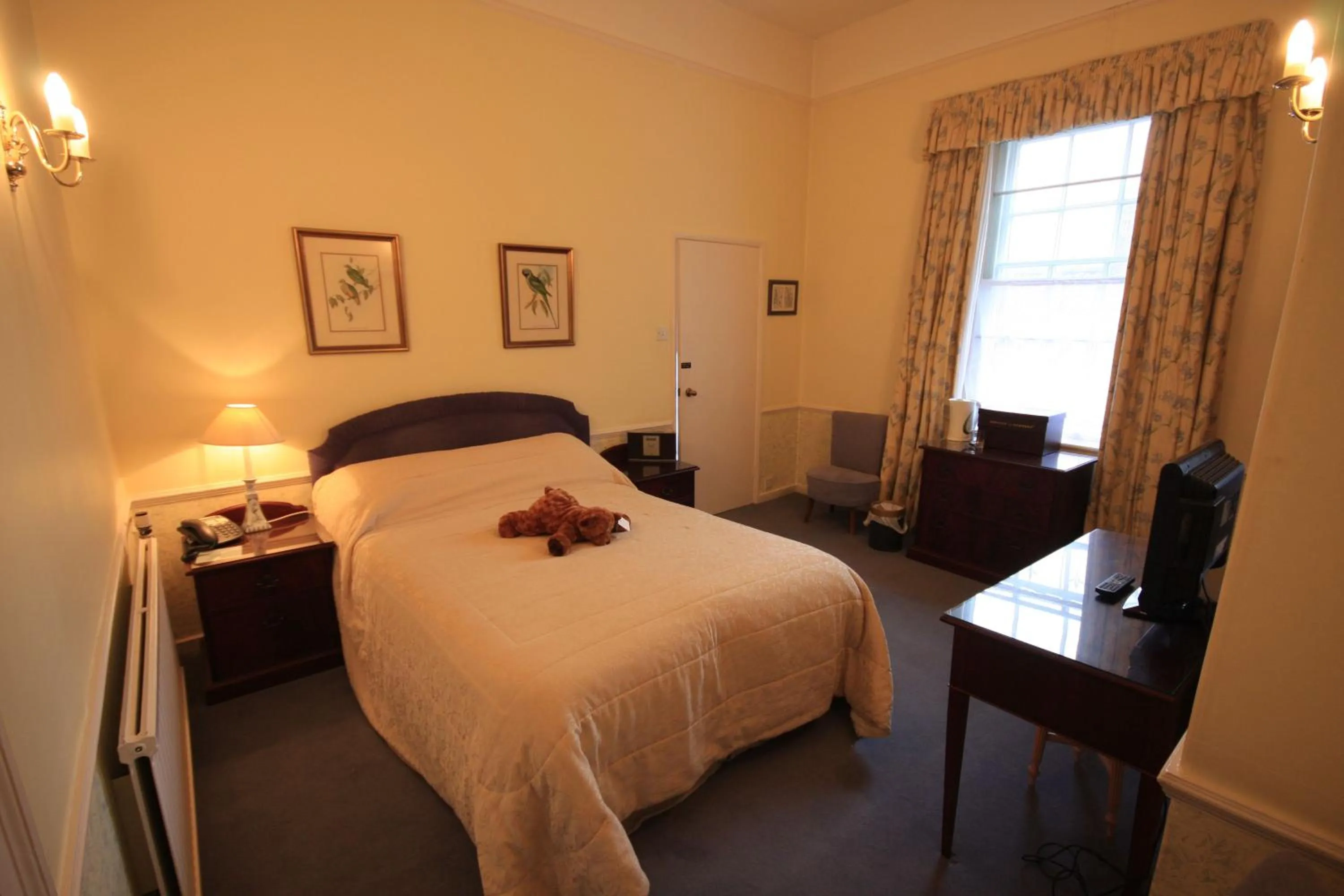 Bed in Worsley Arms Hotel