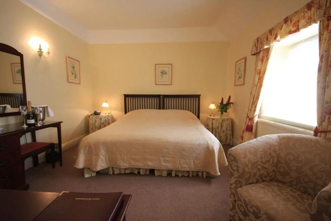 Bed in Worsley Arms Hotel