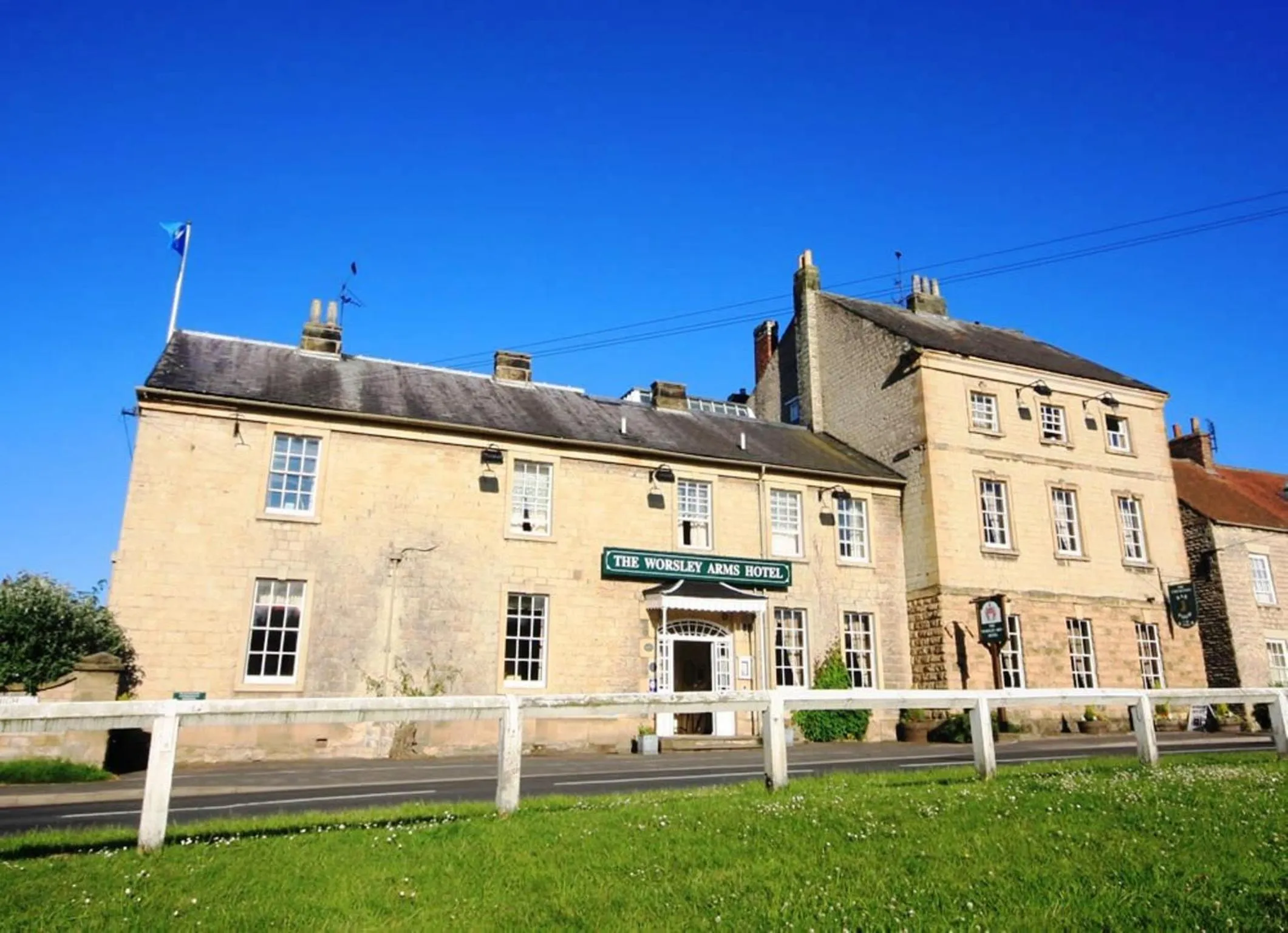Facade/entrance in Worsley Arms Hotel