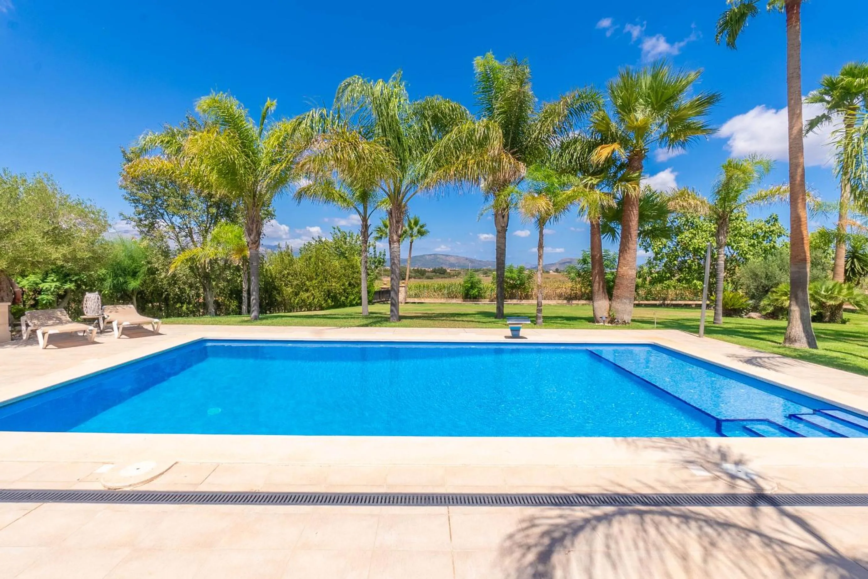 Swimming pool in Villa Muro Garden