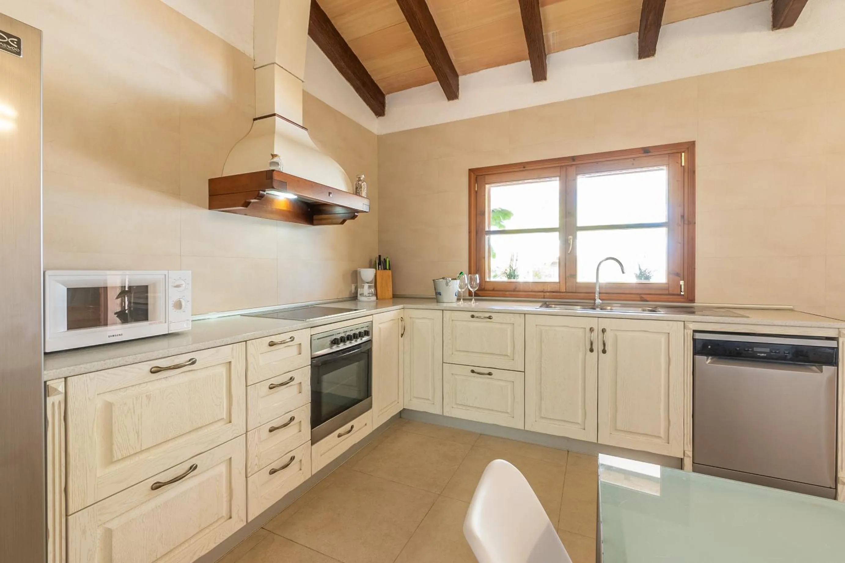Kitchen or kitchenette in Villa Muro Garden