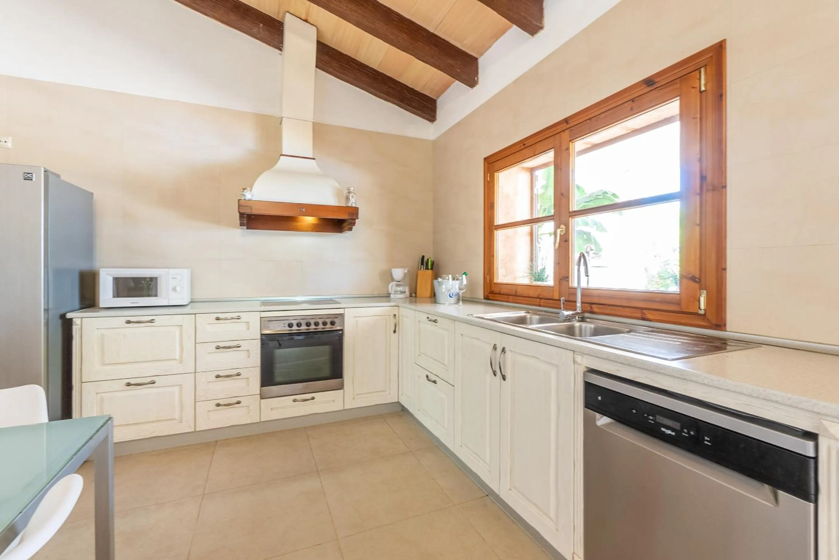 Kitchen or kitchenette in Villa Muro Garden