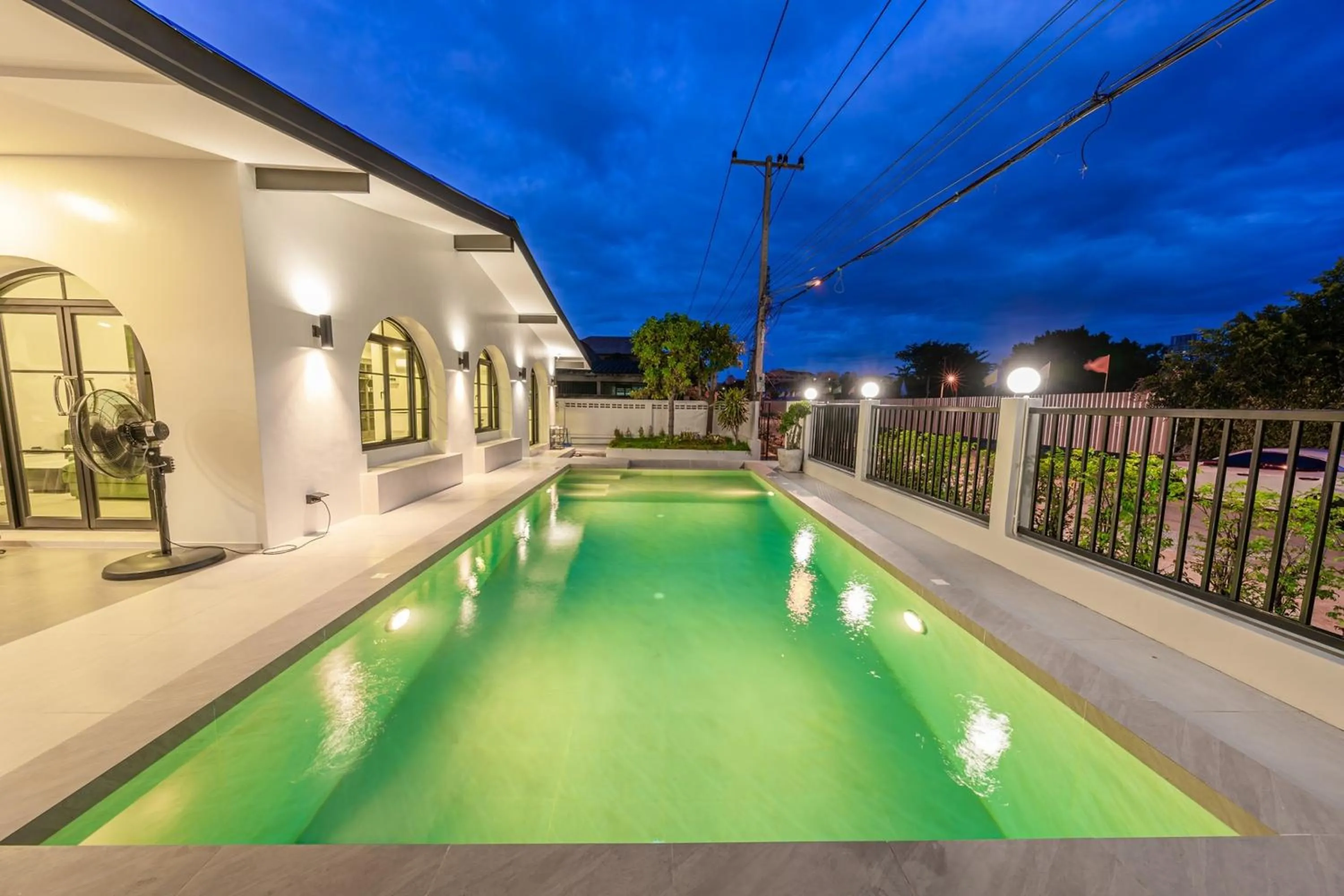 Swimming pool in The 38 Pool Villas Pattaya