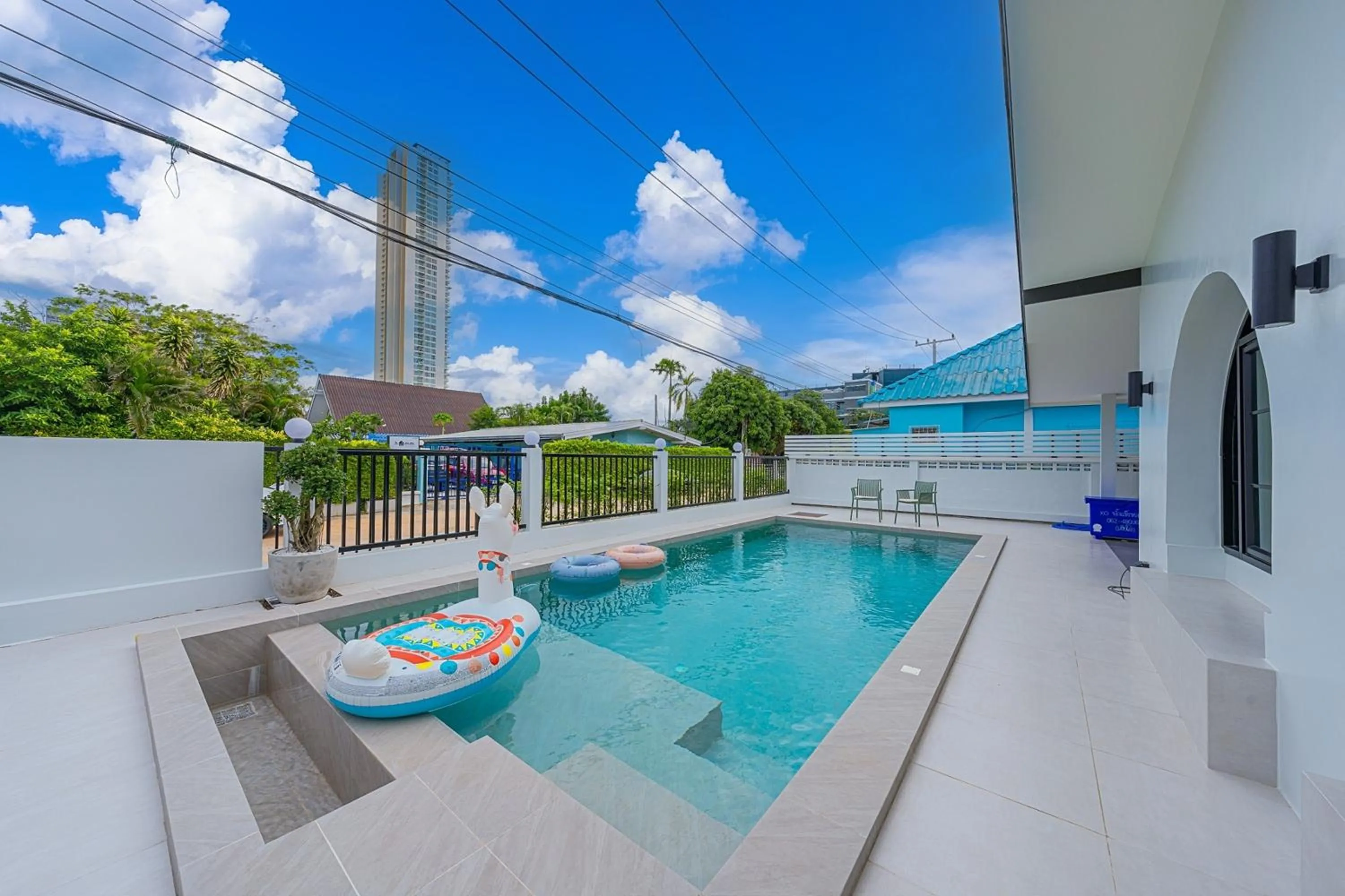Swimming pool in The 38 Pool Villas Pattaya