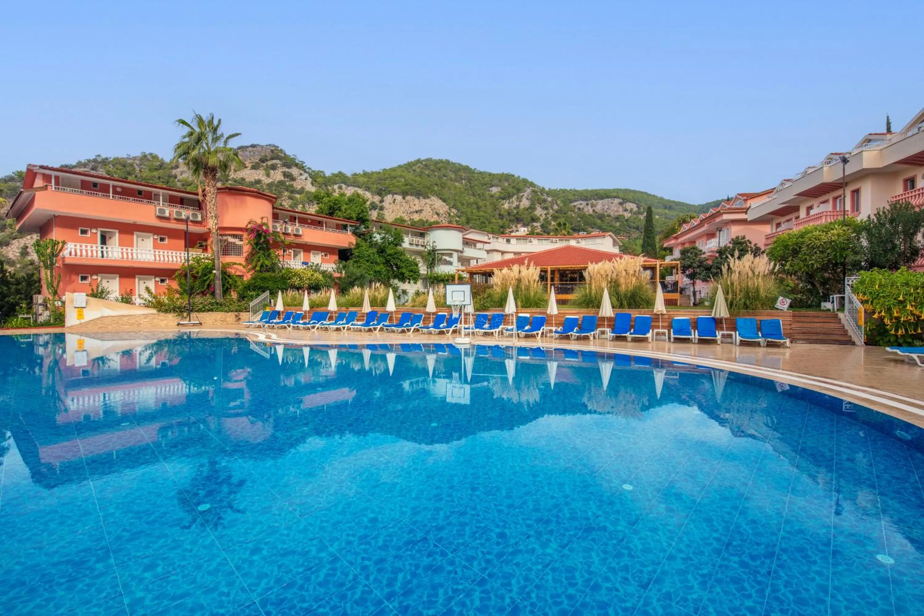 Swimming pool in Ölüdeniz Turquoise Hotel - All Inclusive
