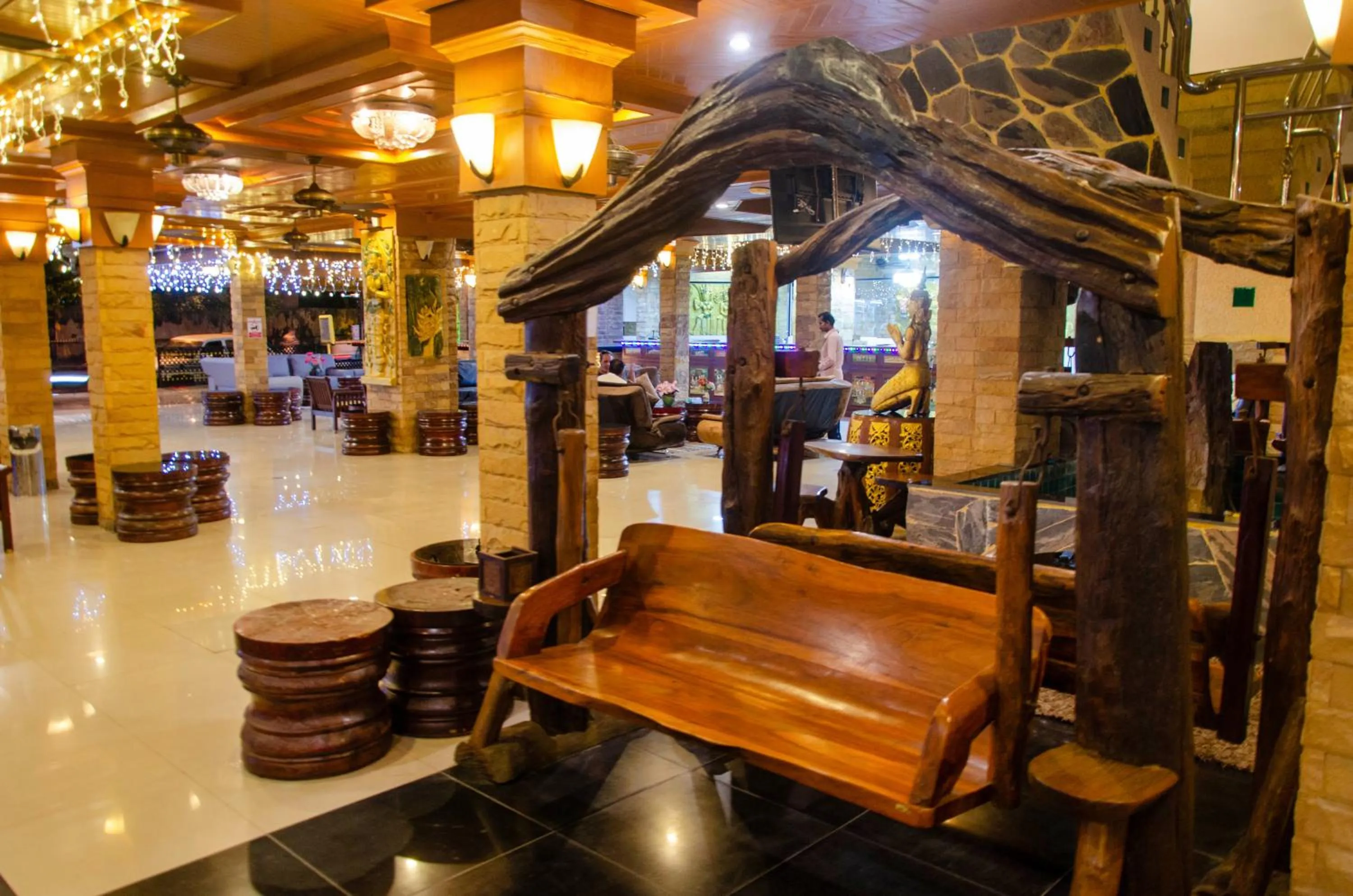 Restaurant/places to eat in Diva Patong Hotel