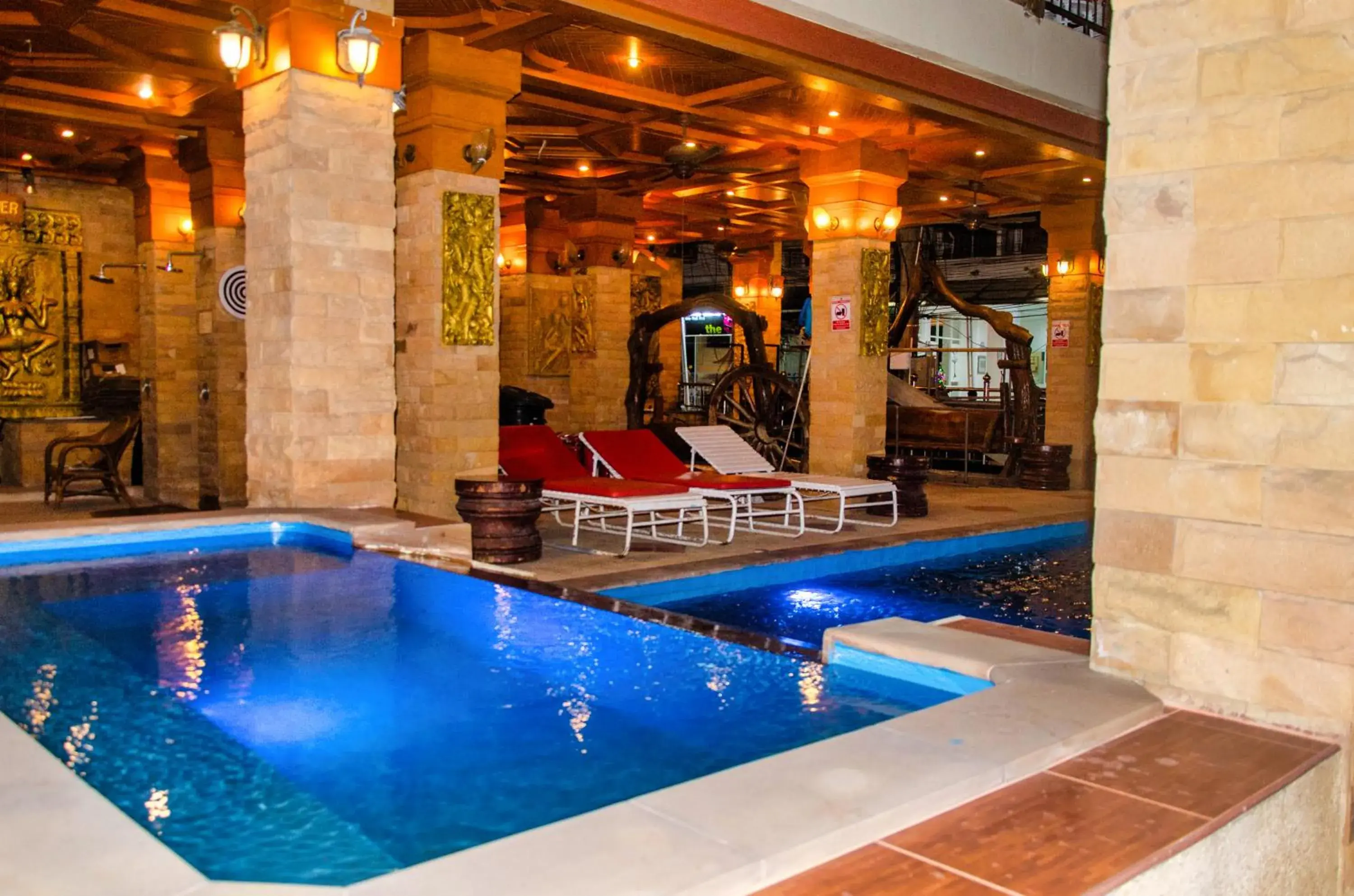 Pool view in Diva Patong Hotel Pool view in Diva Patong Hotel