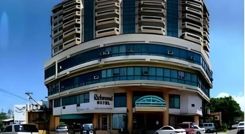 Richmond Plaza Hotel