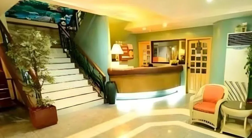 Richmond Plaza Hotel