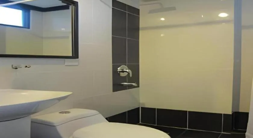 Richmond Plaza Hotel