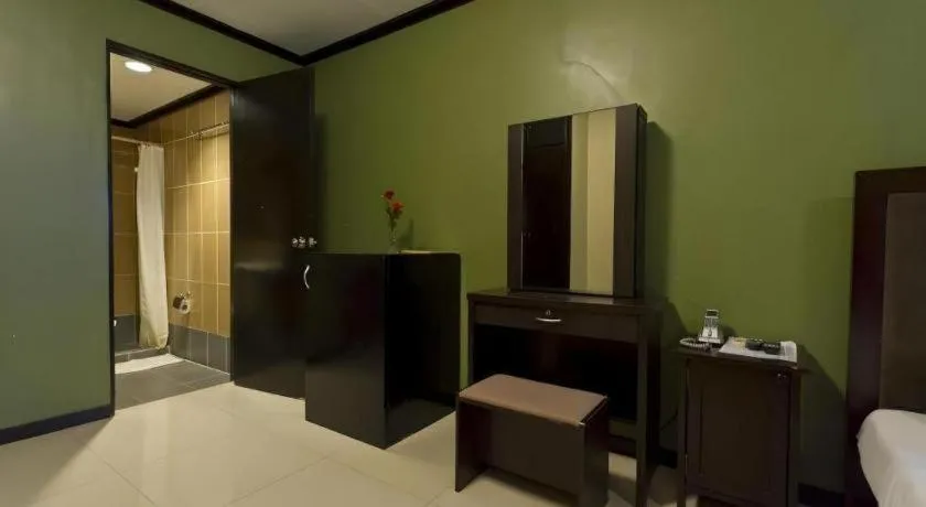 Richmond Plaza Hotel