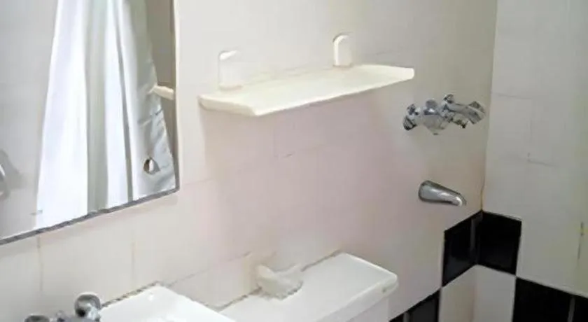 Richmond Plaza Hotel