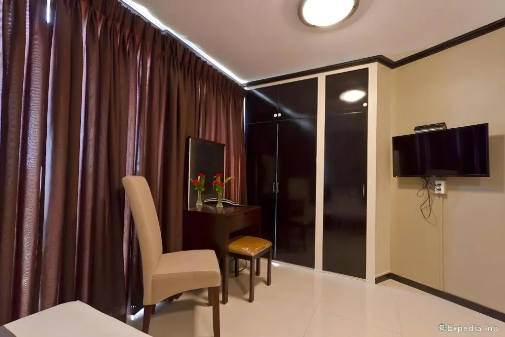 Richmond Plaza Hotel